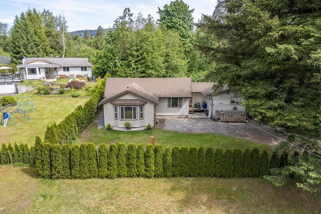 33581 Dewdney Trunk Road, Mission, V2V 6Y3 — photo 2