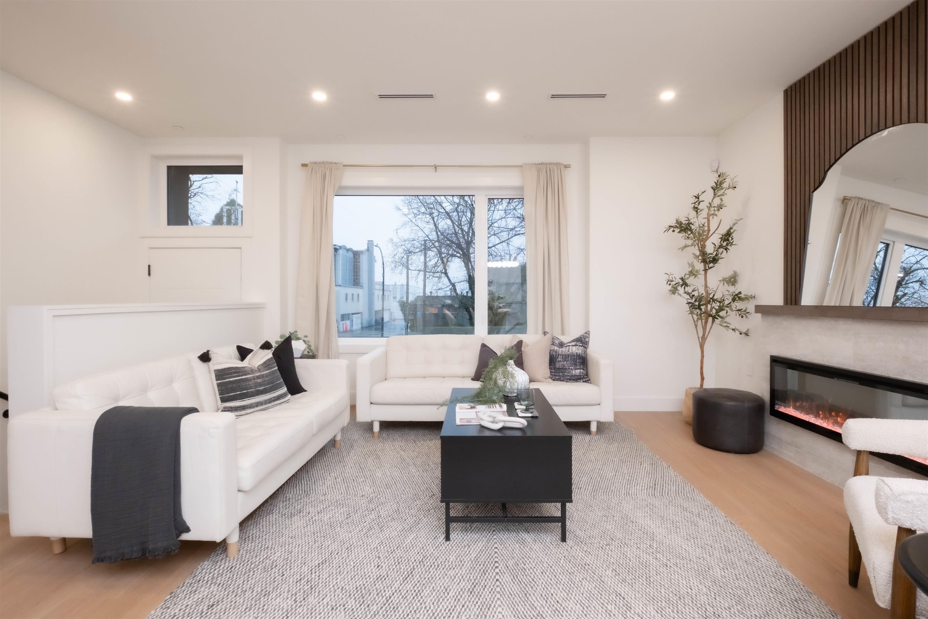 2 - 2667 E Pender Street, Vancouver, V5K 2B6 — photo 4