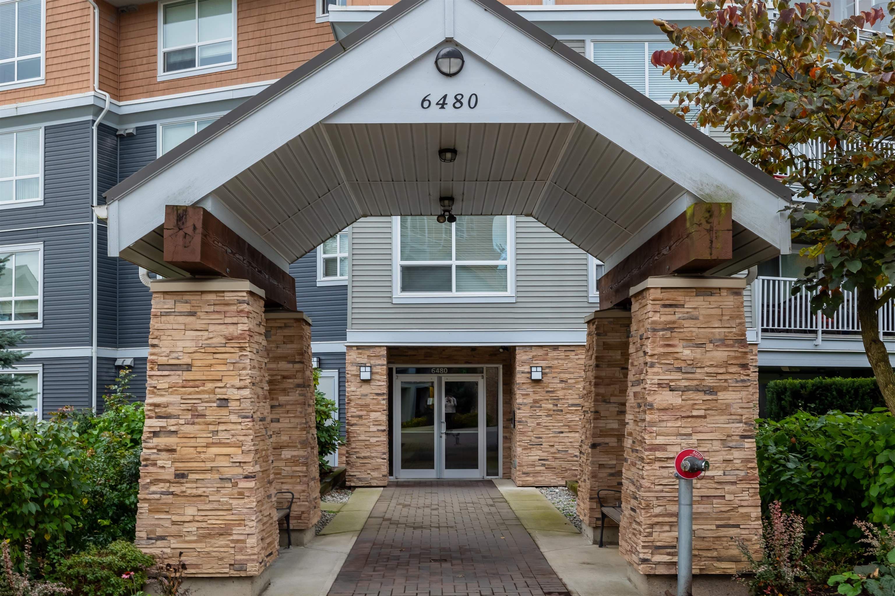 112 - 6480 194 Street, Surrey, V4N 6J9 — photo 2