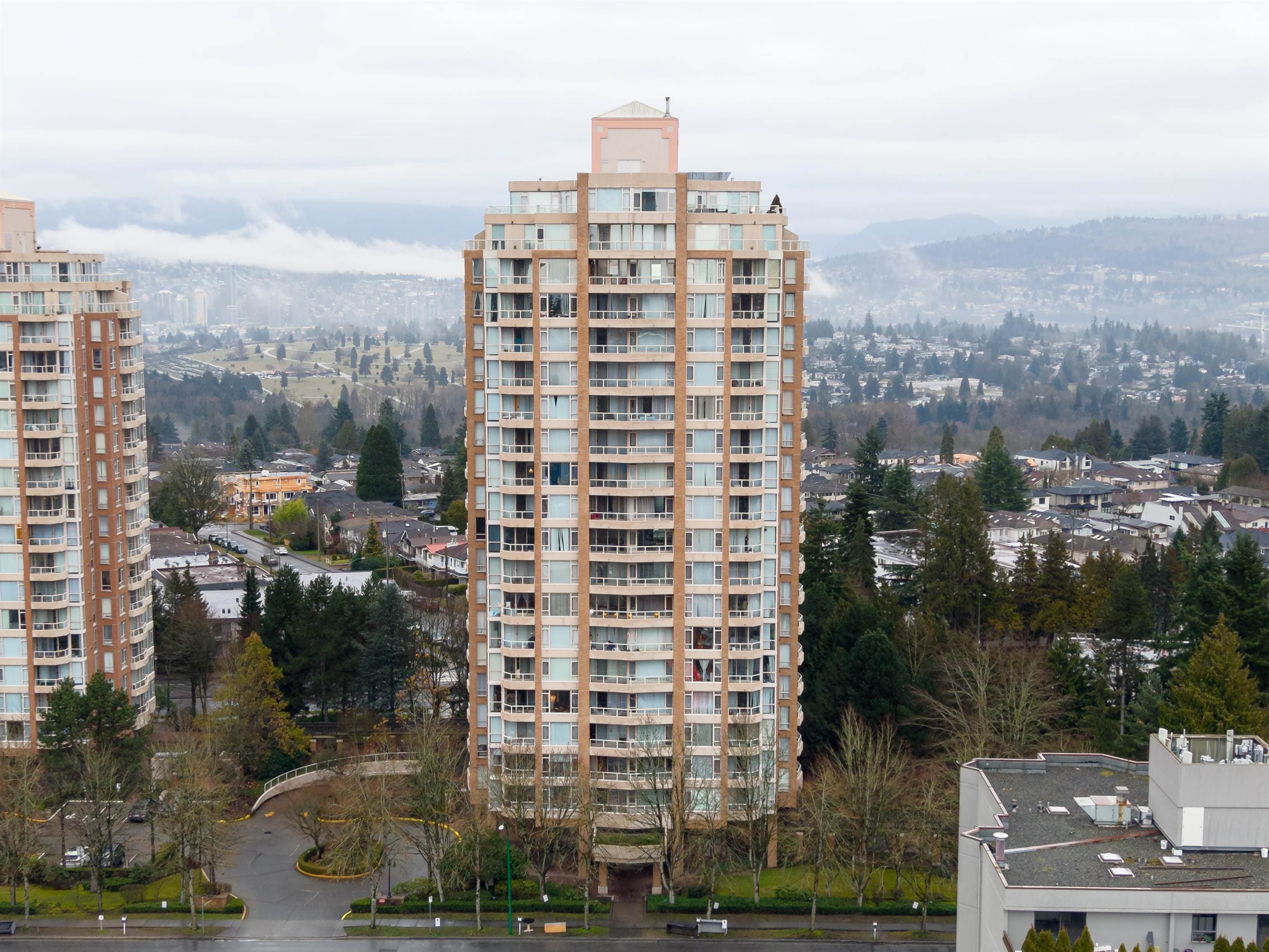1505 - 4689 Hazel Street, Burnaby, V5H 4R6 — photo 1