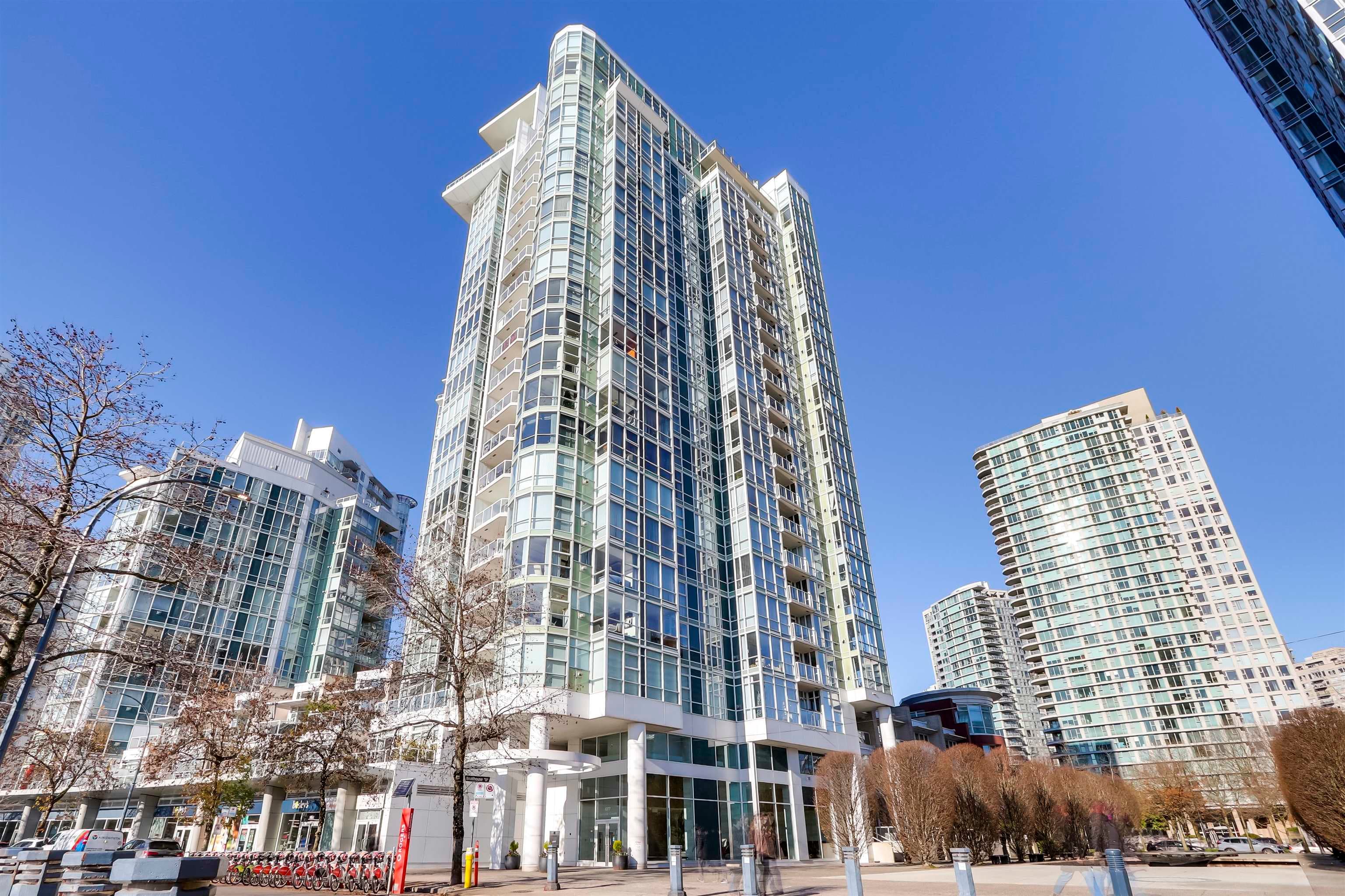 1807 - 1077 Marinaside Crescent, Vancouver, V6Z 2Z5 — photo 1