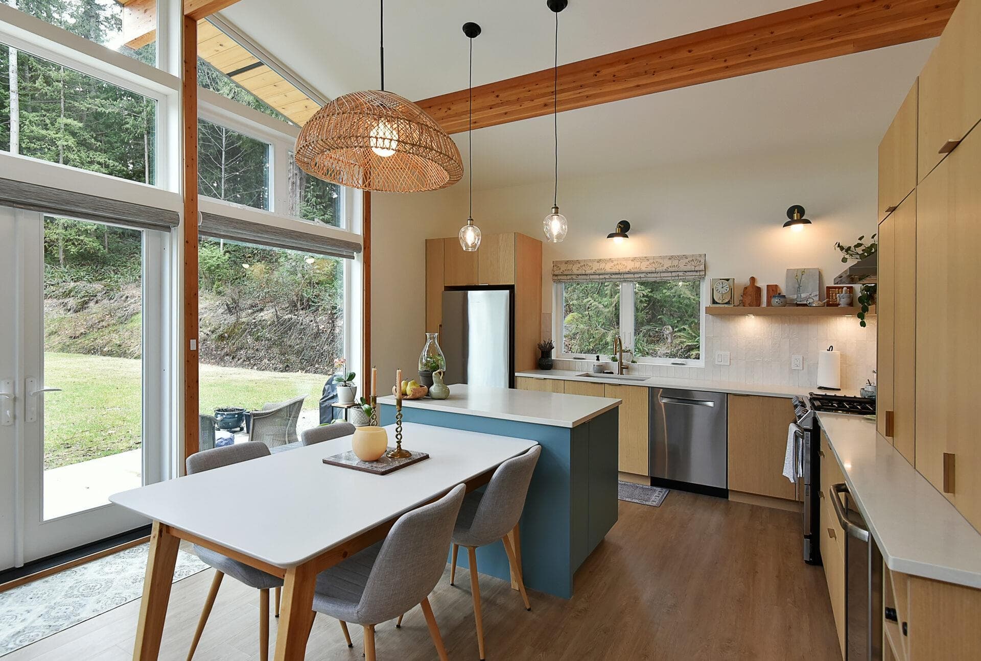 5963 Ripple Way, Sechelt, V7Z 0R2 — photo 3