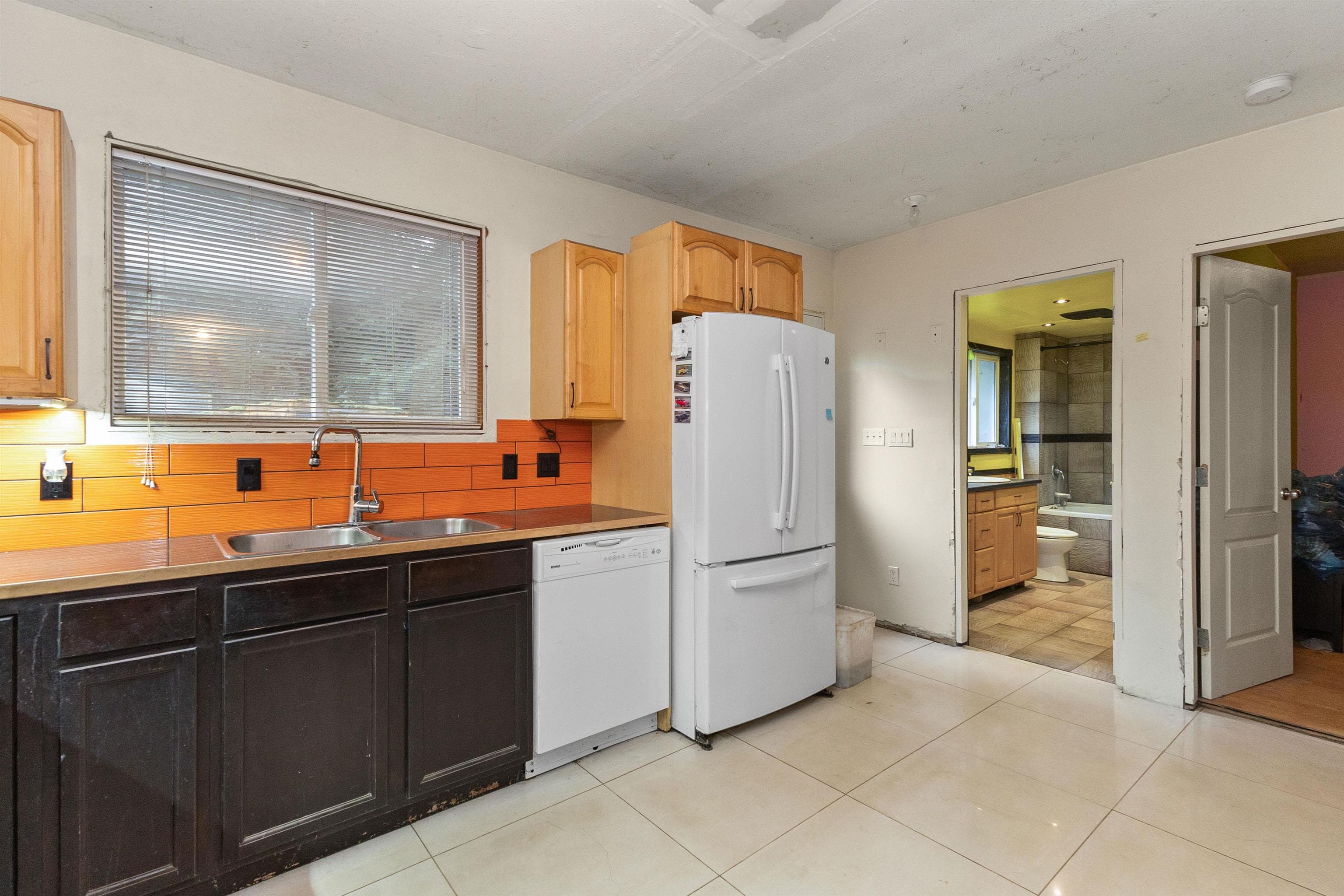 26814 Dewdney Trunk Road, Maple Ridge, V2W 1N9 — photo 4
