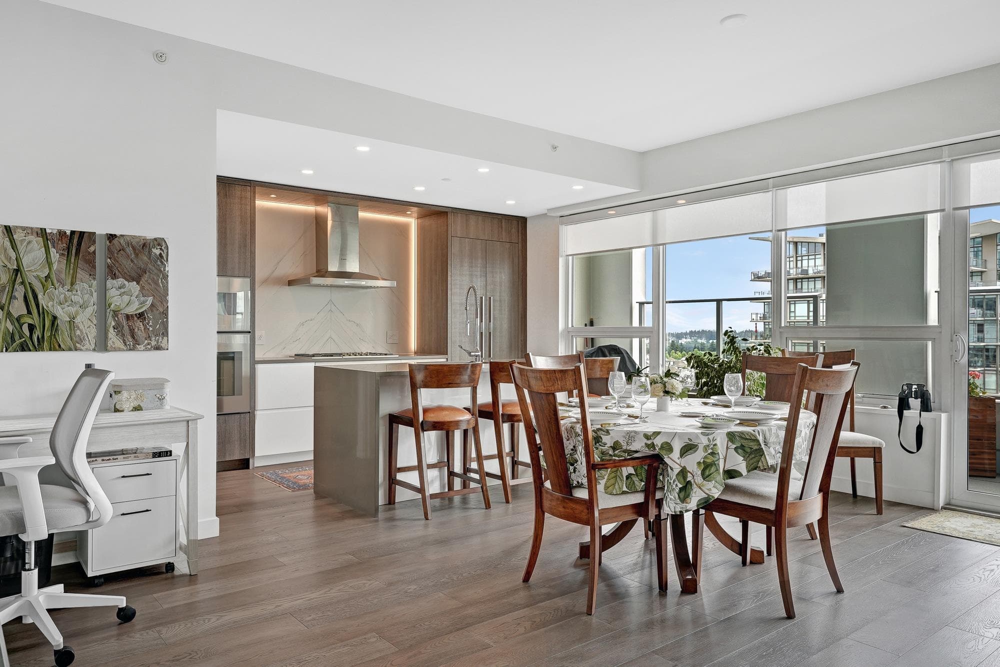 1302 - 1441 Johnston Road, White Rock, V4B 3Z4 — photo 3