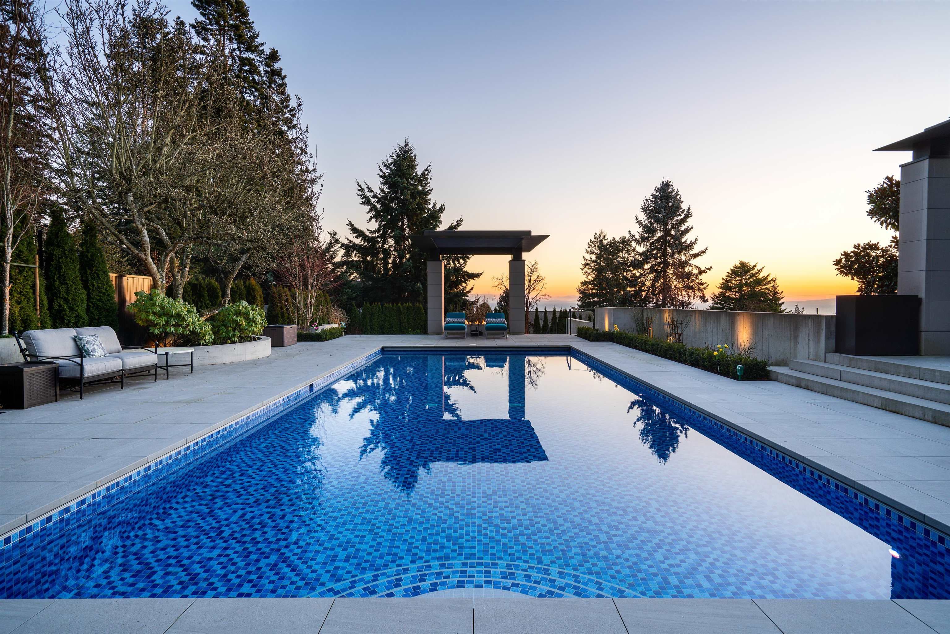 13386 Marine Drive, Surrey, V4A 1G2 — photo 3