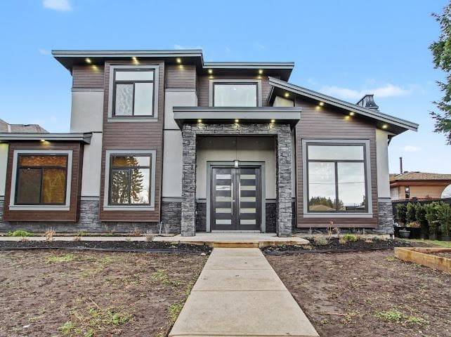 14969 96 Avenue, Surrey, V3R 9V6 — photo 2