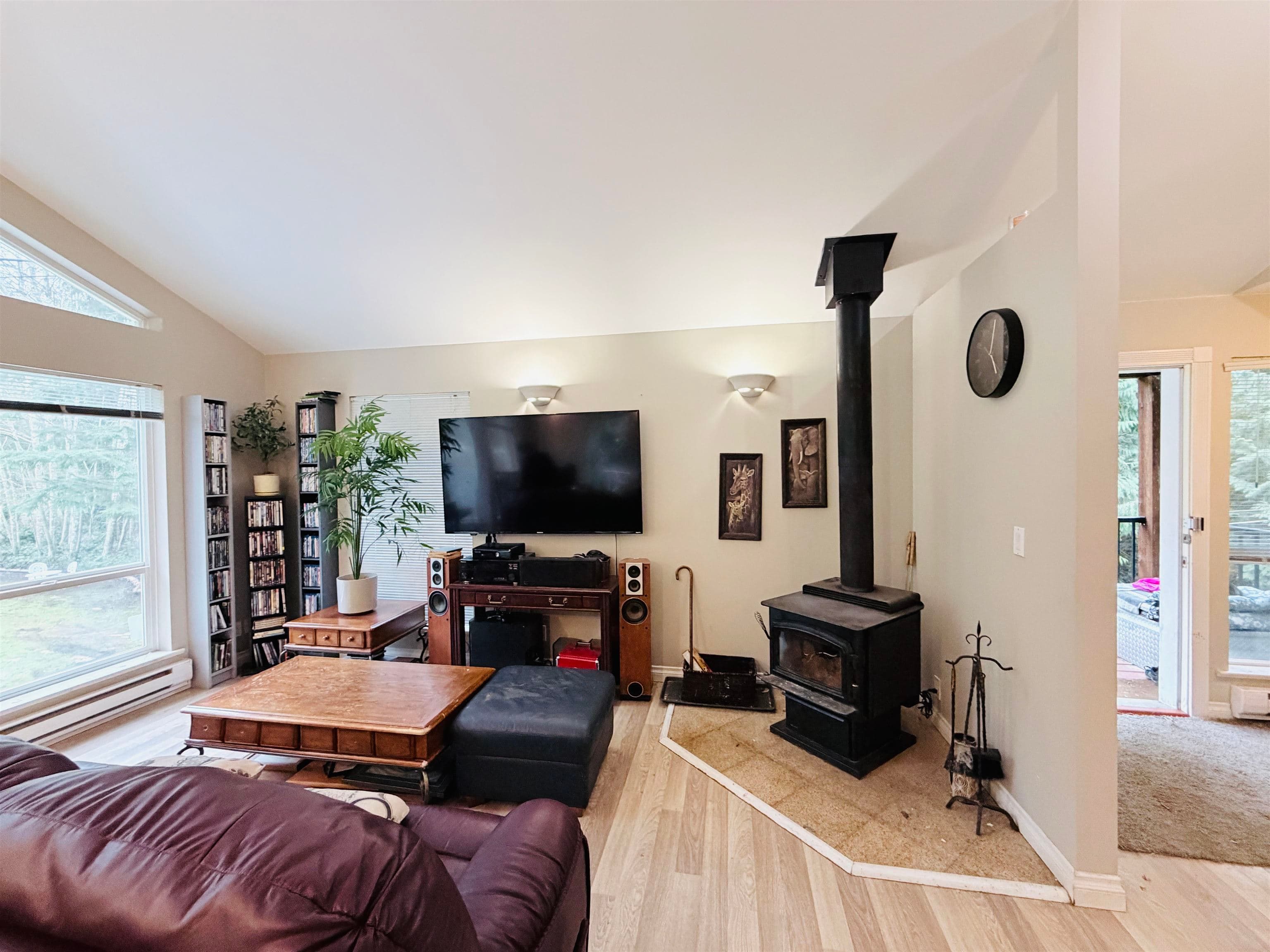 5565 Riley Road, Halfmoon Bay, V7Z 1B6 — photo 5