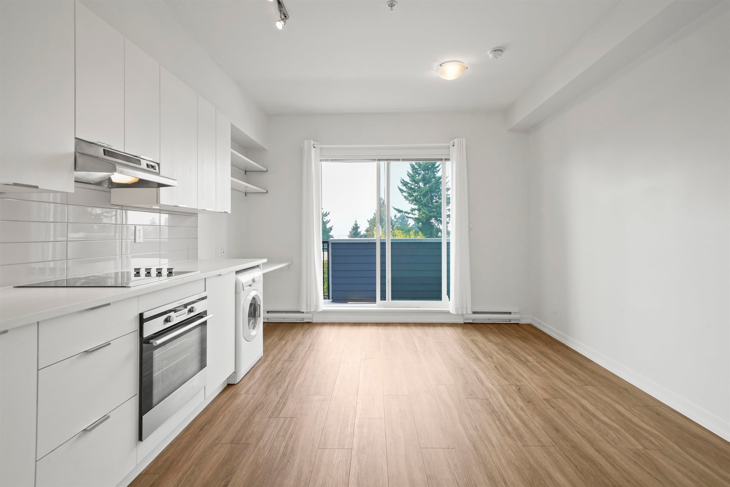 304 - 13678 Grosvenor Road, Surrey, V3R 5E2 — photo 2