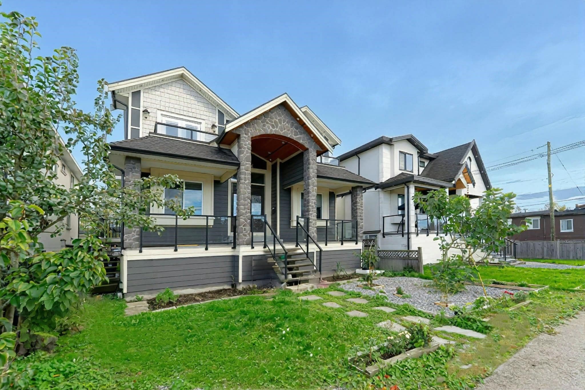 520 Ewen Avenue, New Westminster, V3M 5B1 — photo 2