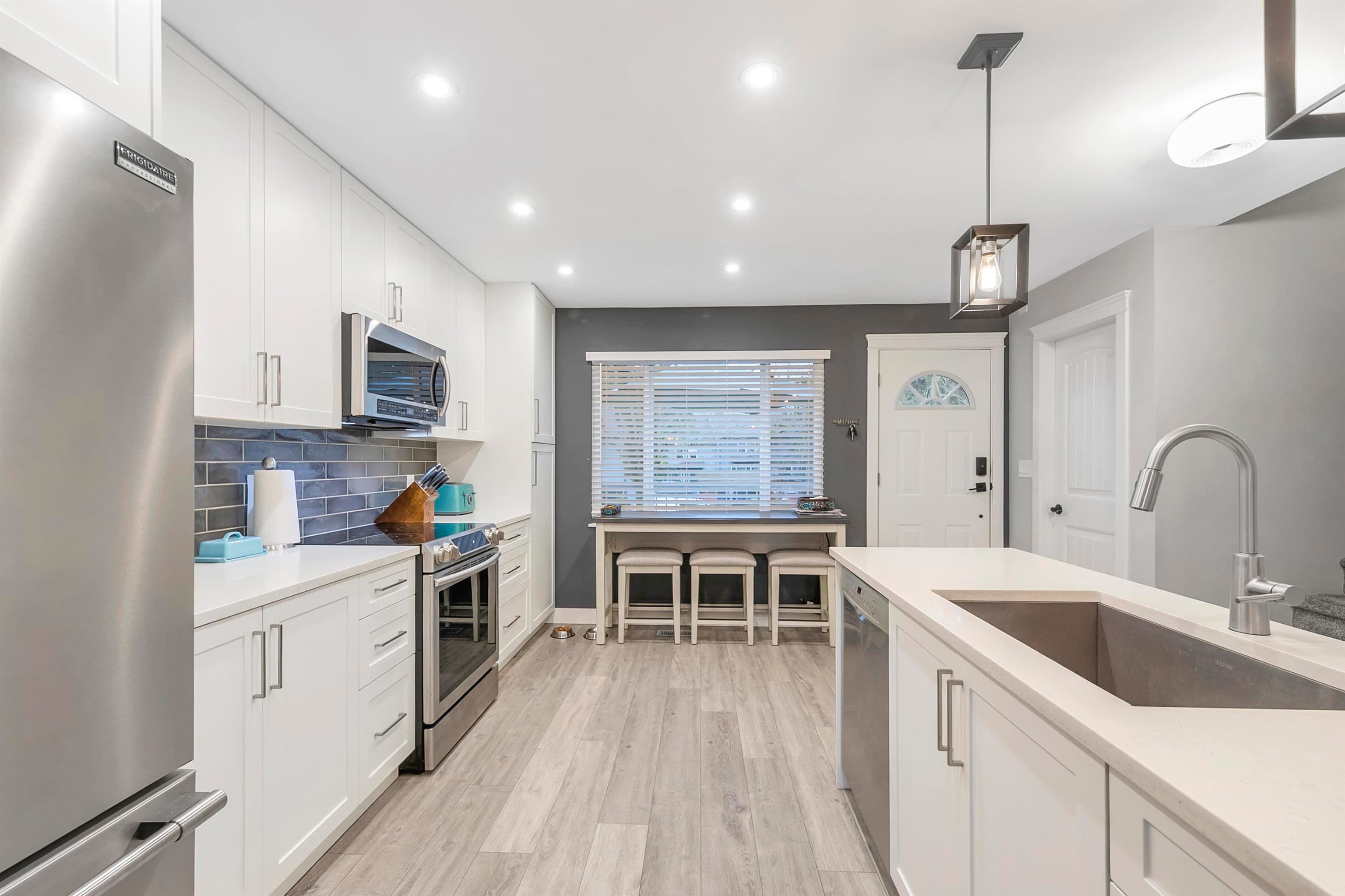 469 Carlsen Place, Port Moody, V3H 4A1 — photo 3