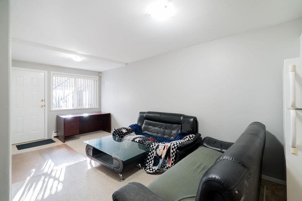 12560 64 Avenue, Surrey, V3W 1W9 — photo 2