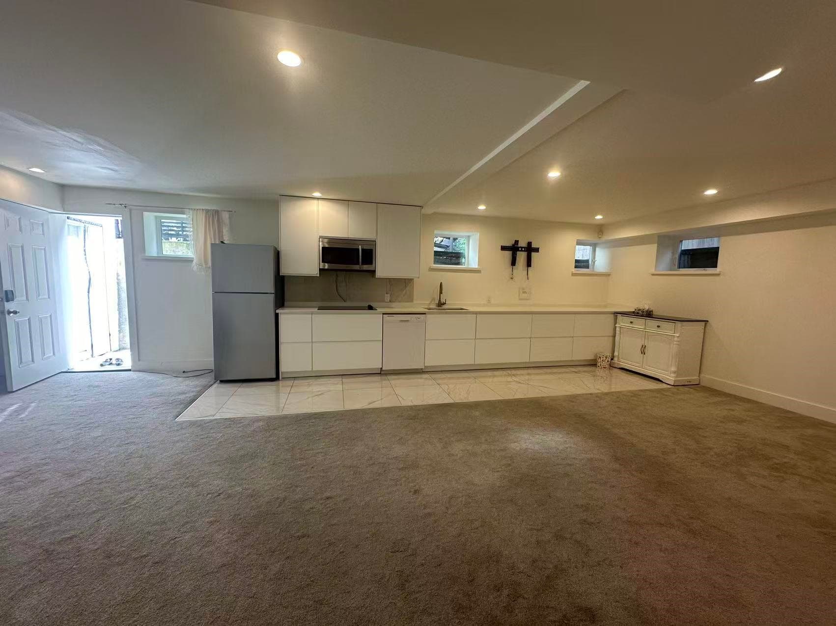 1525 King George Boulevard, Surrey, V4A 9R3 — photo 3