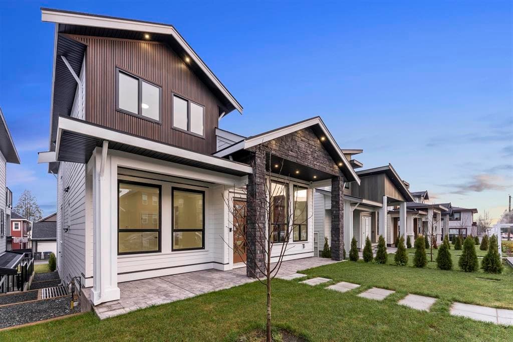 14163 60a Avenue, Surrey, V3X 1C3 — photo 1
