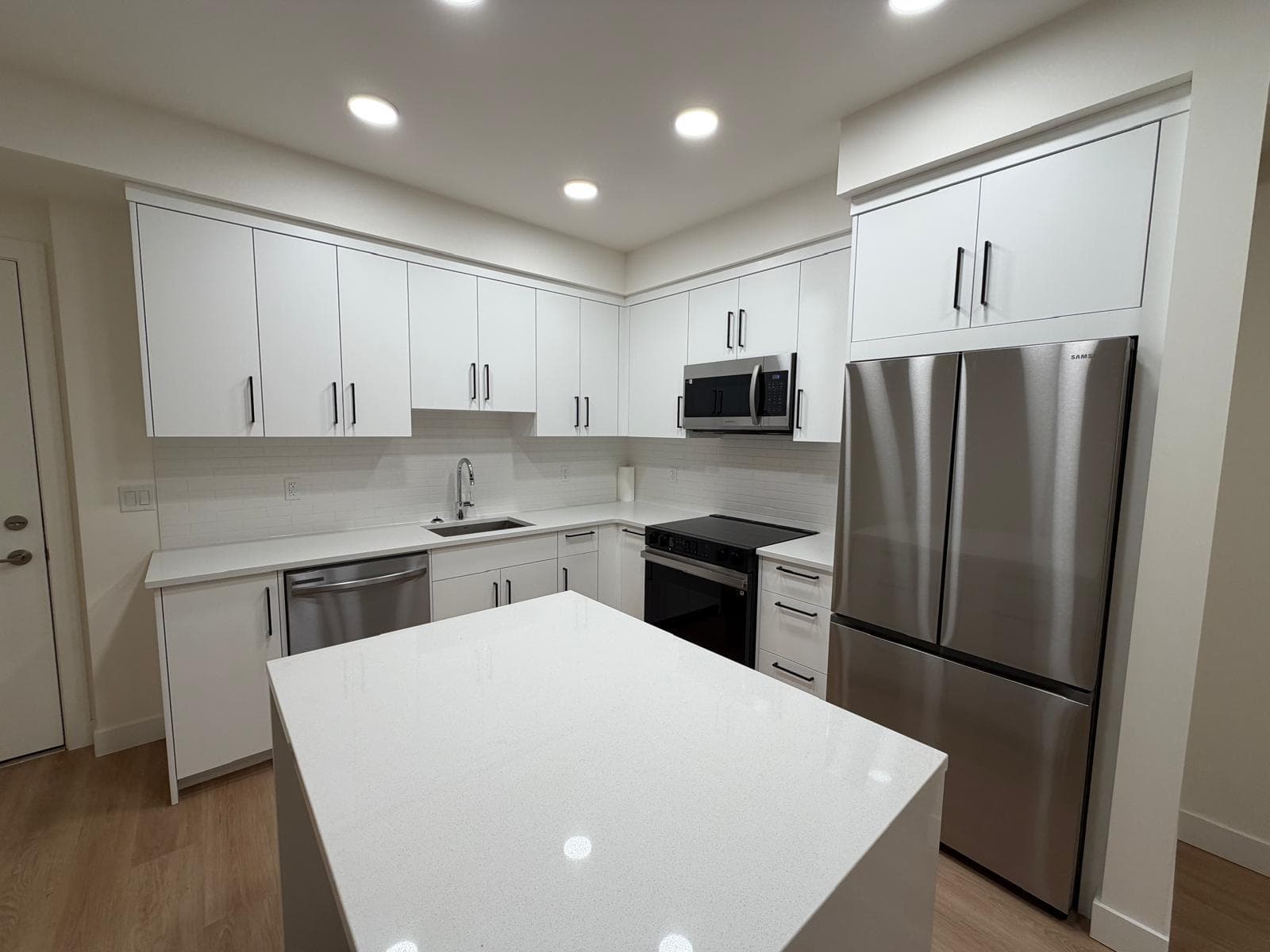 309 - 33816 South Fraser Way, Abbotsford, V2S 0P2 — photo 4