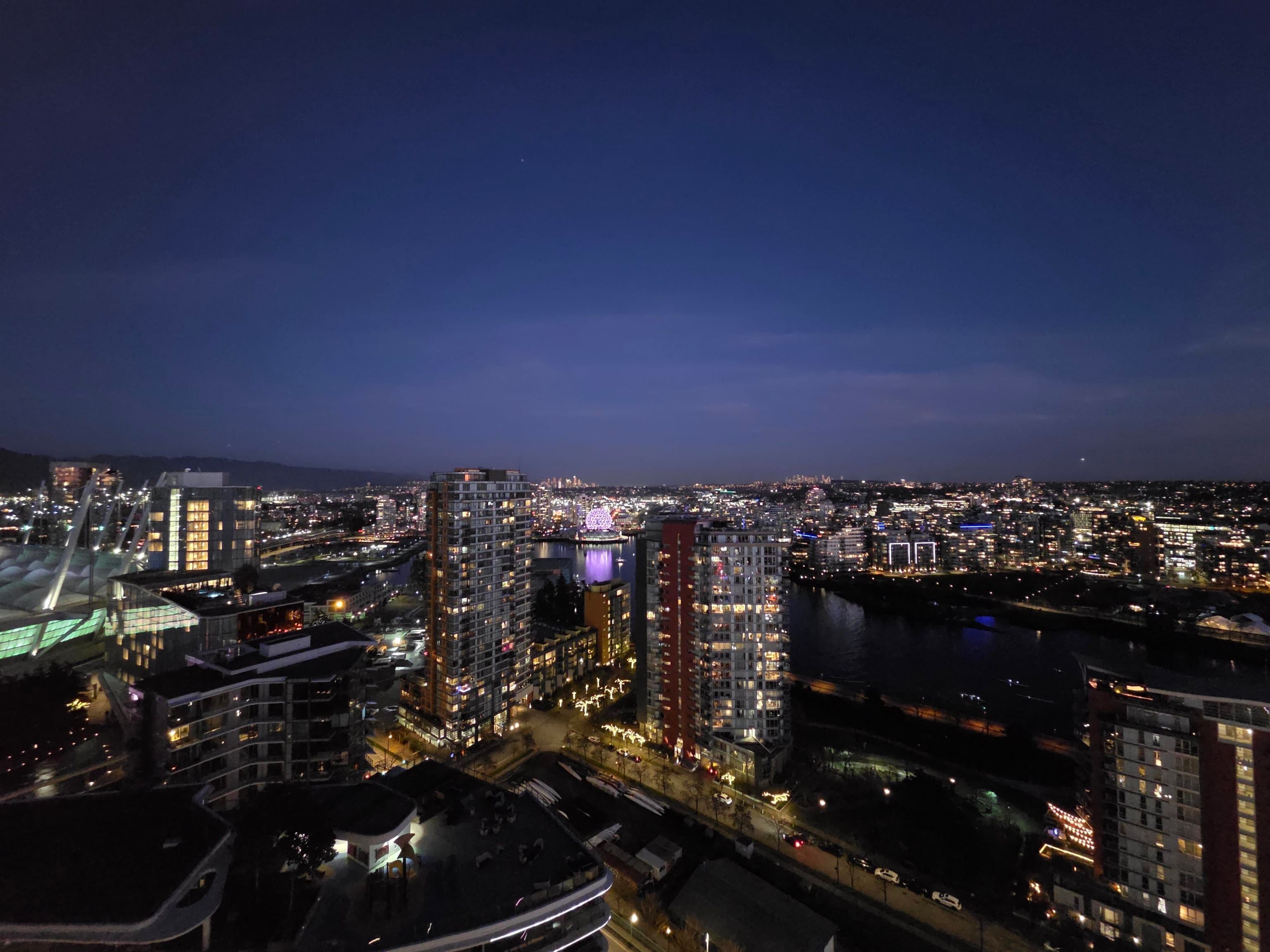 2816 - 89 Nelson Street, Vancouver