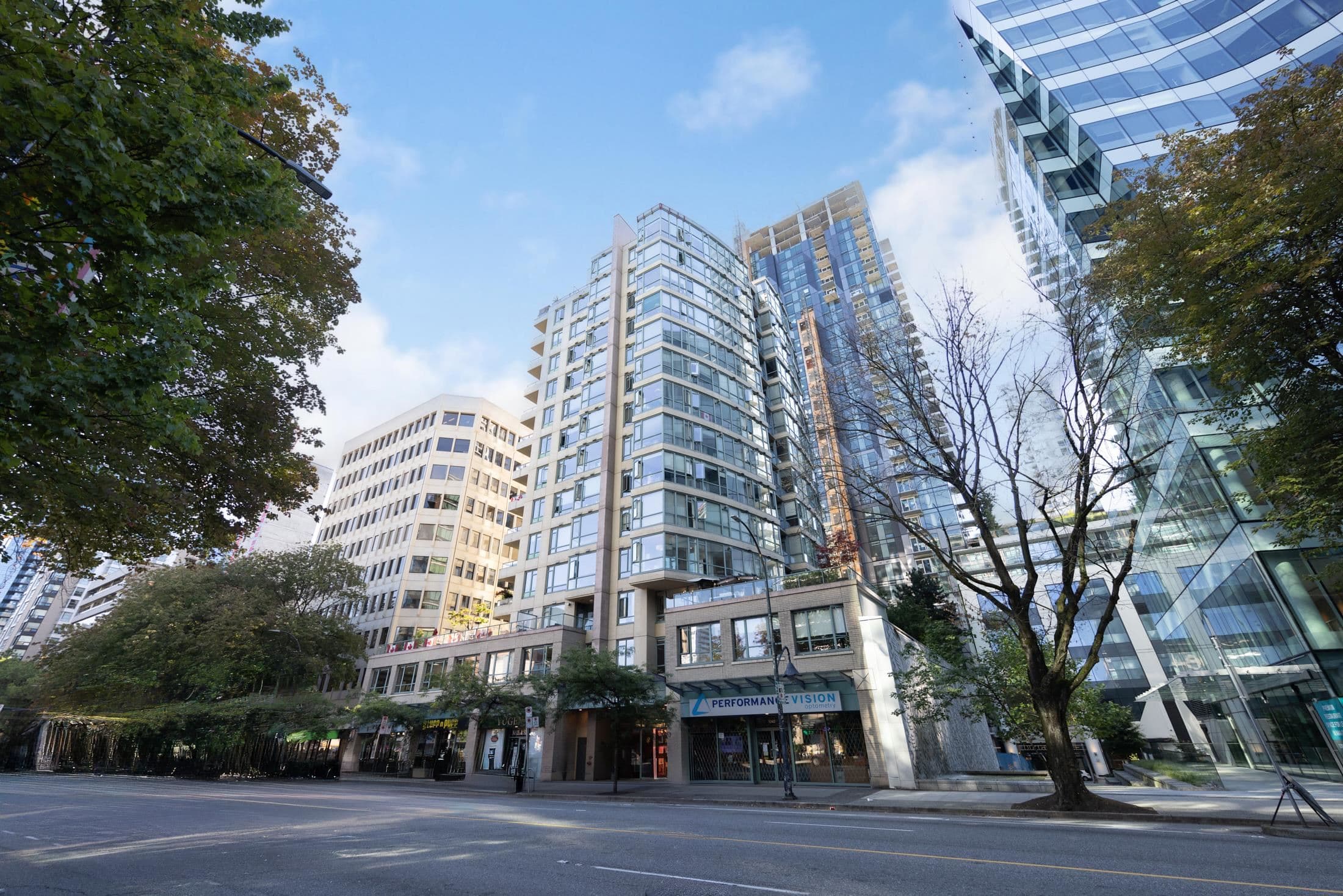 404 - 1238 Burrard Street, Vancouver, V6Z 3E1 — photo 1