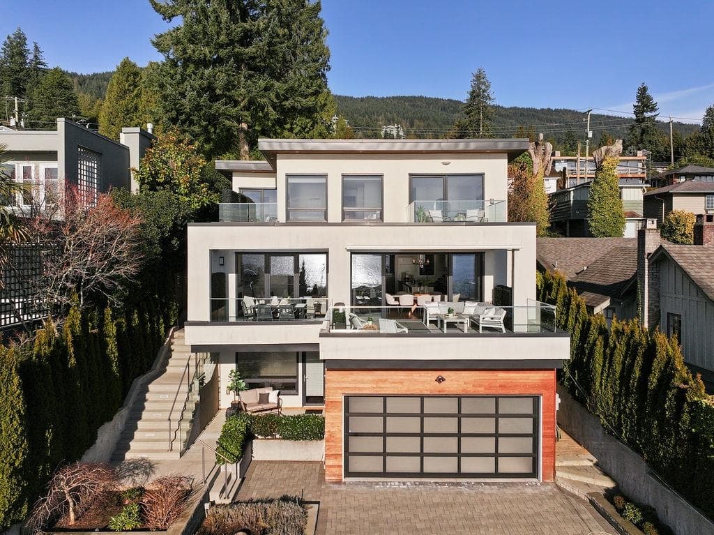3373 Radcliffe Avenue, West Vancouver — sold