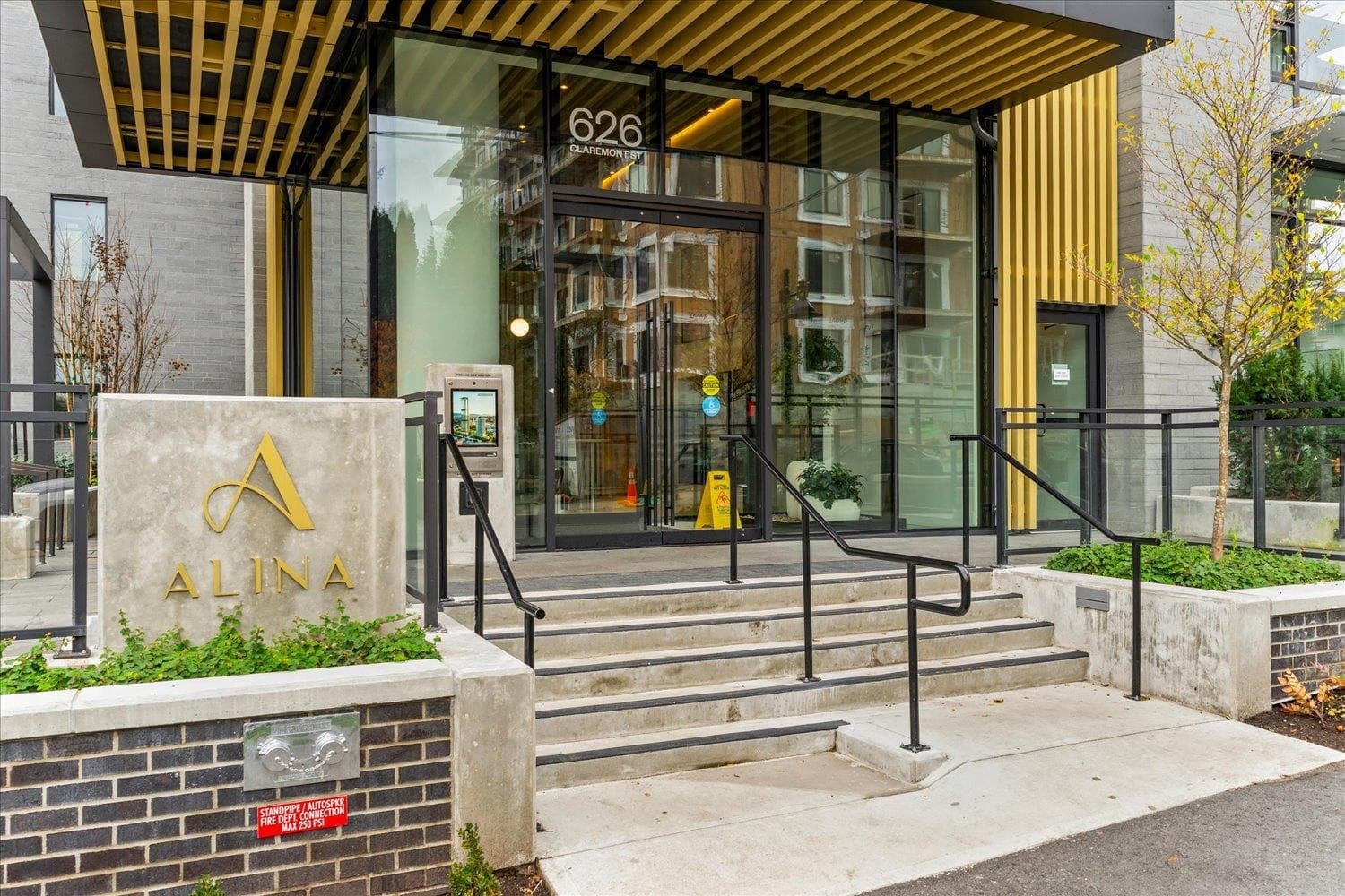 2010 - 626 Claremont Street, Coquitlam, V3J 3T4 — photo 3
