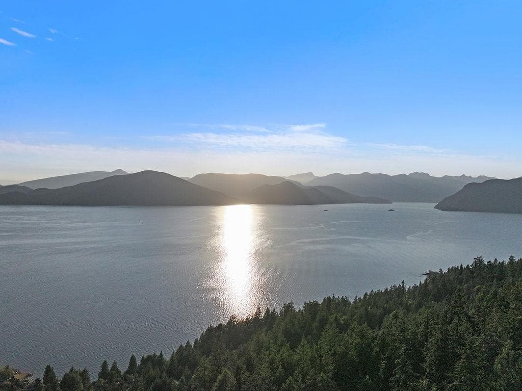 485 Timbertop Drive, Lions Bay, V0N 2E0 — photo 2