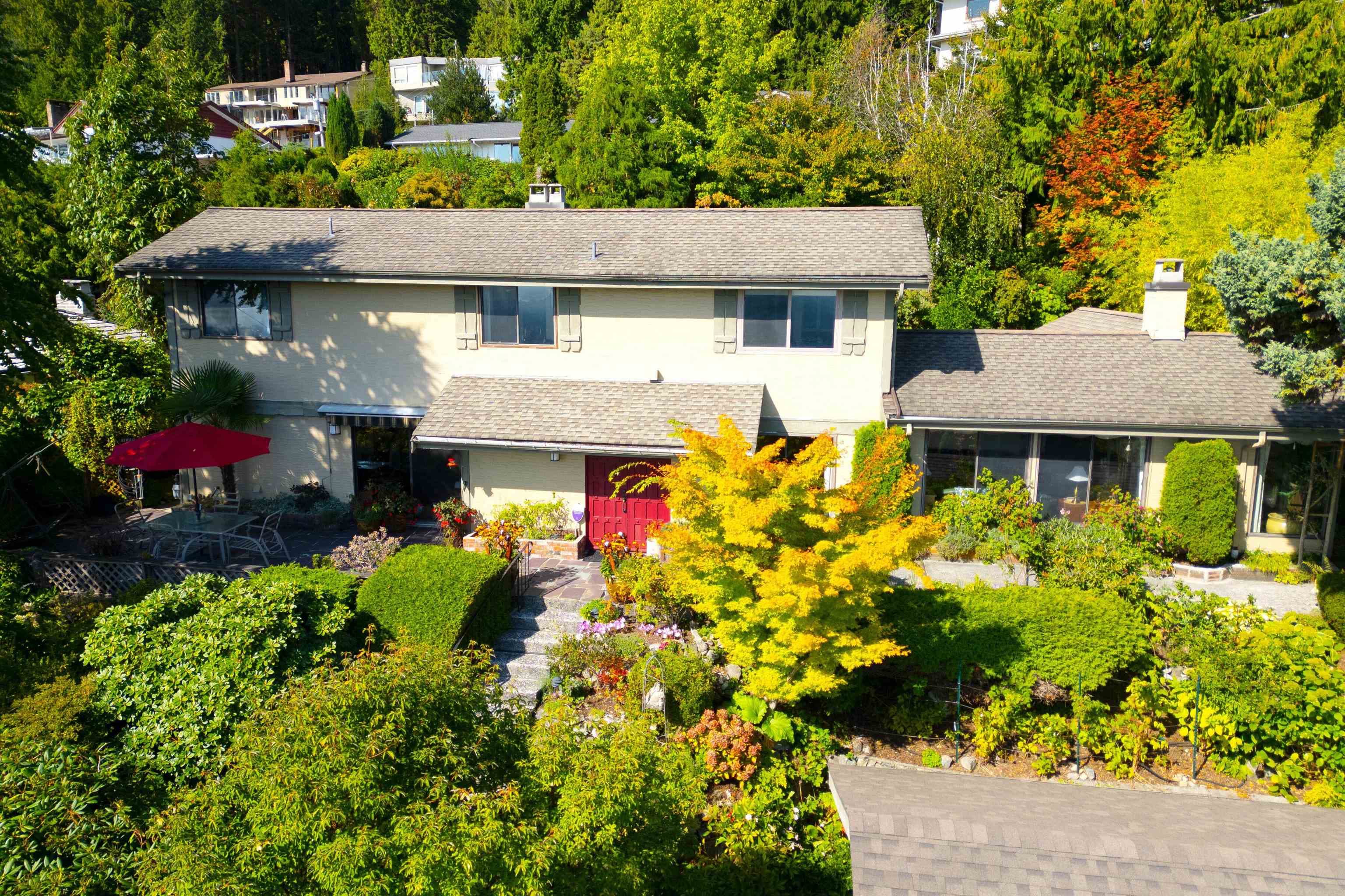 560 Craigmohr Drive, West Vancouver, V7S 1W9 — photo 4