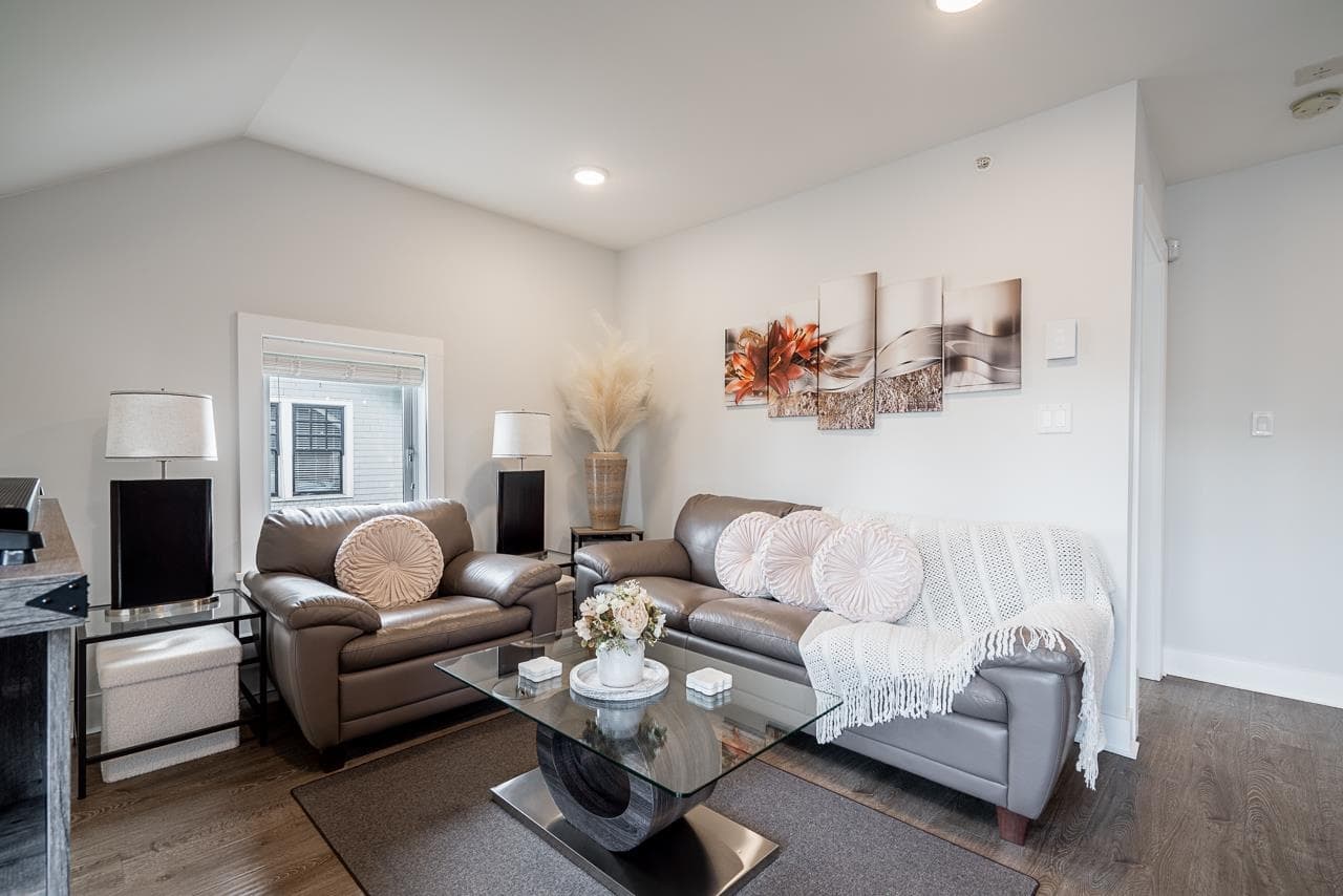 406 Eighth Street, New Westminster, V3M 0K1 — photo 5