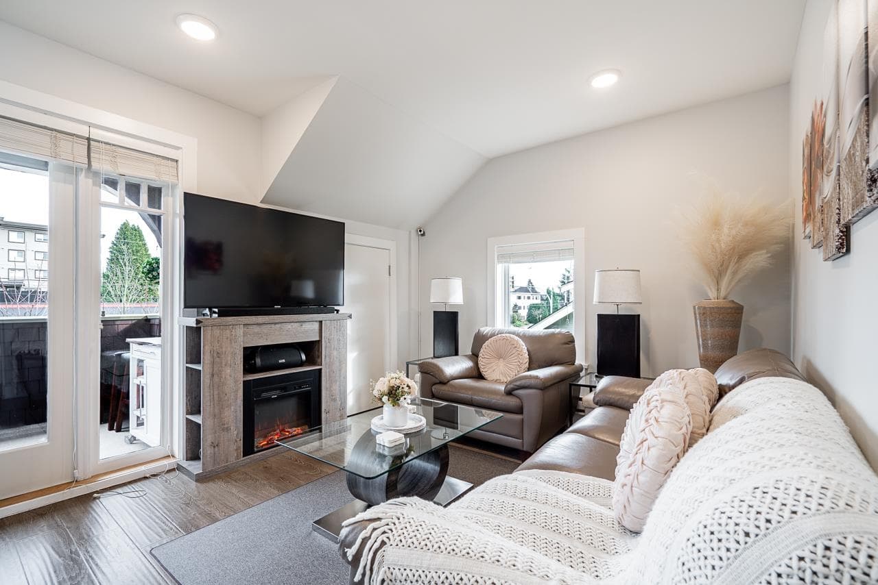 406 Eighth Street, New Westminster, V3M 0K1 — photo 4