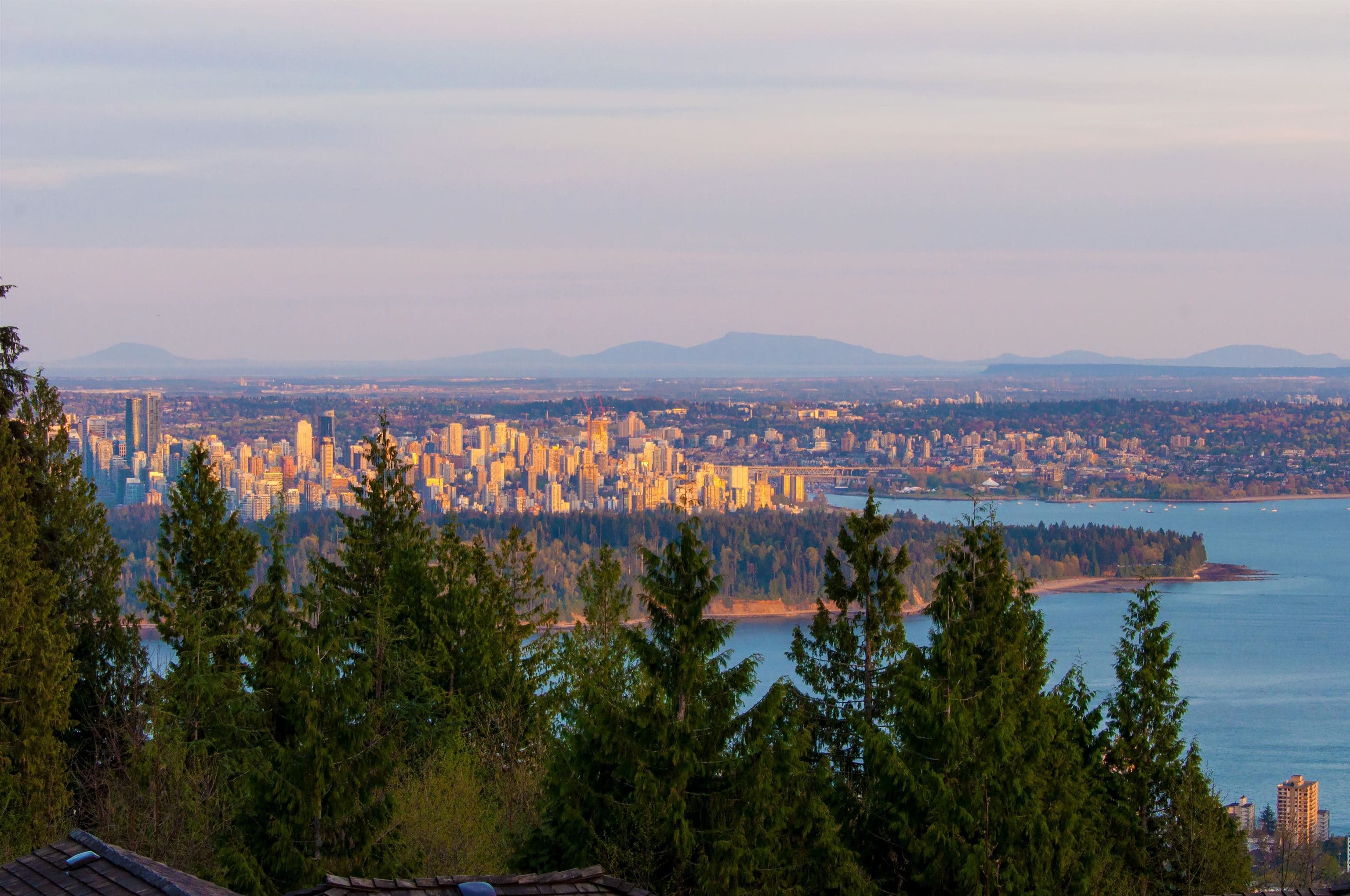 2307 Kadlec Court, West Vancouver, V7S 3K3 — photo 2