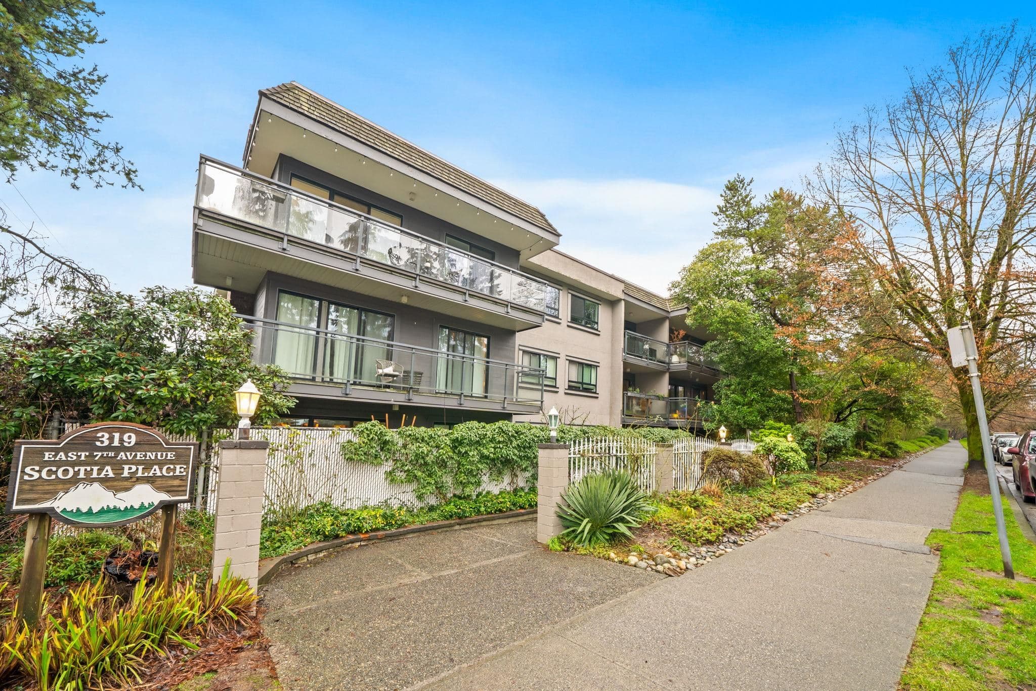 304 - 319 E 7th Avenue, Vancouver, V5T 1M9 — photo 1