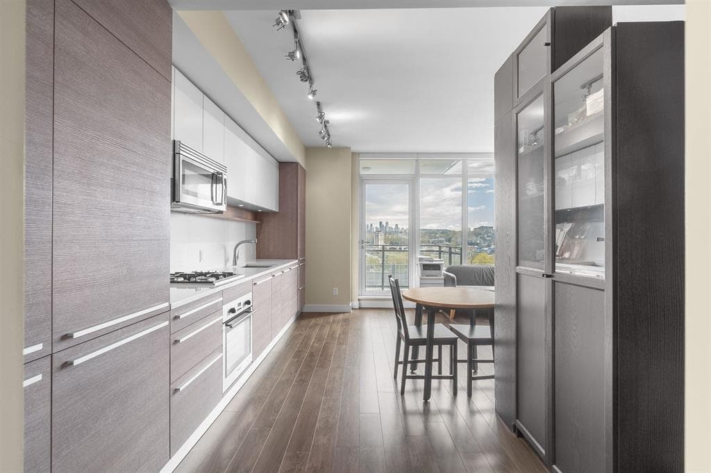 809 - 2008 Rosser Avenue, Burnaby, V5C 0H8 — photo 5