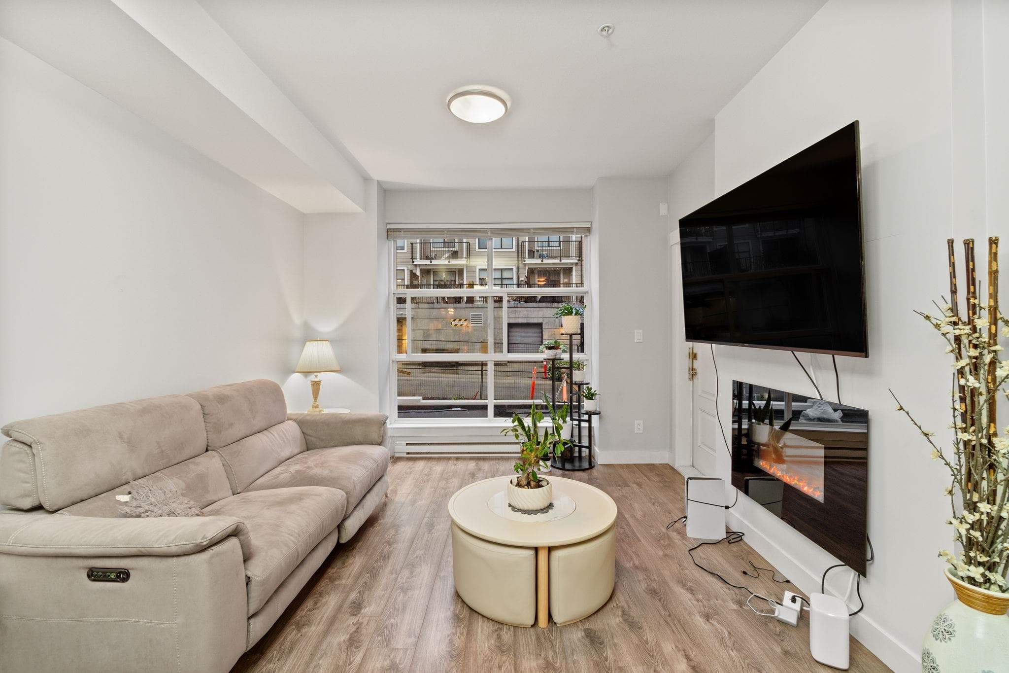208 - 827 Roderick Avenue, Coquitlam, V3K 0E3 — photo 3
