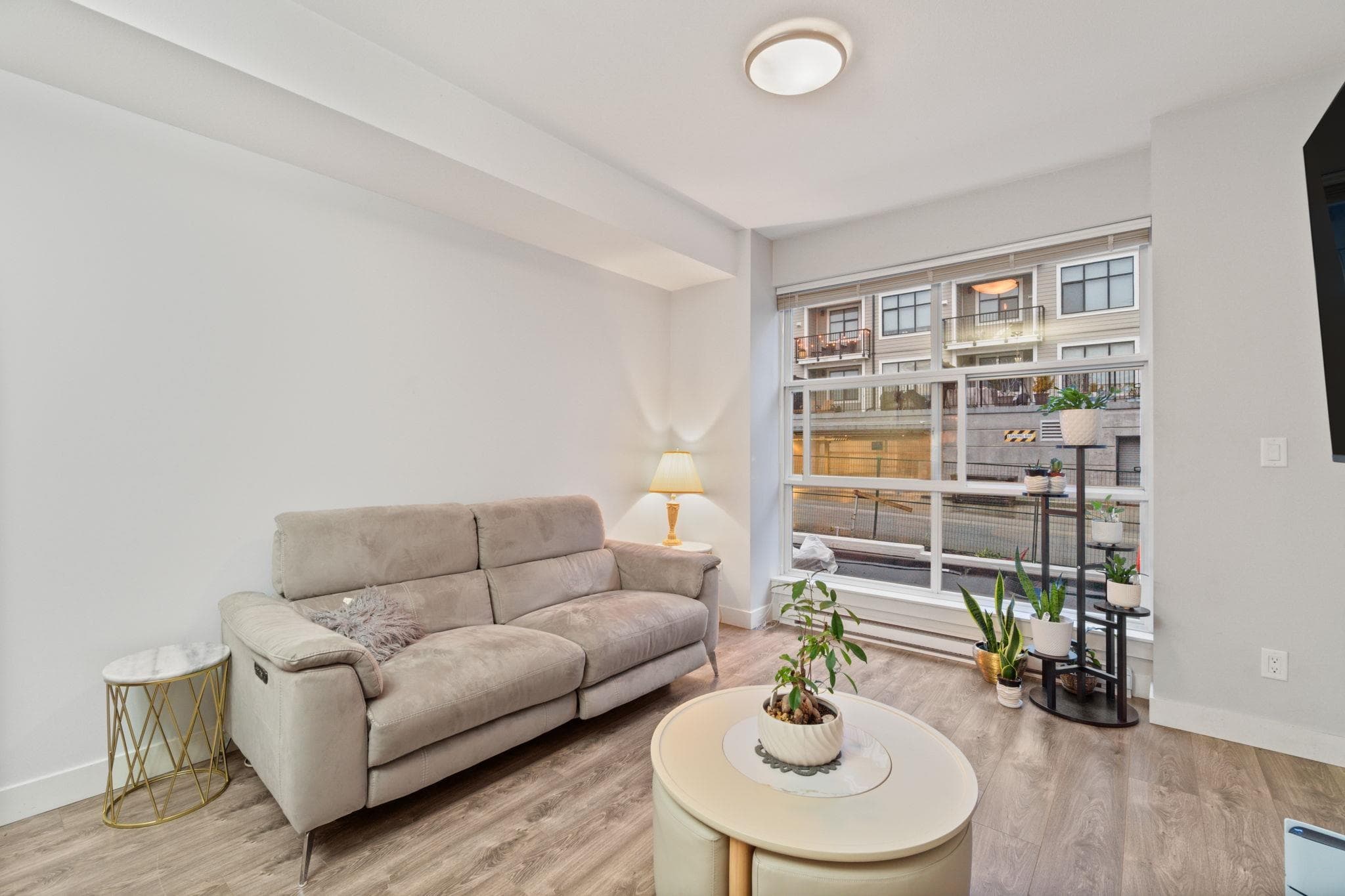 208 - 827 Roderick Avenue, Coquitlam