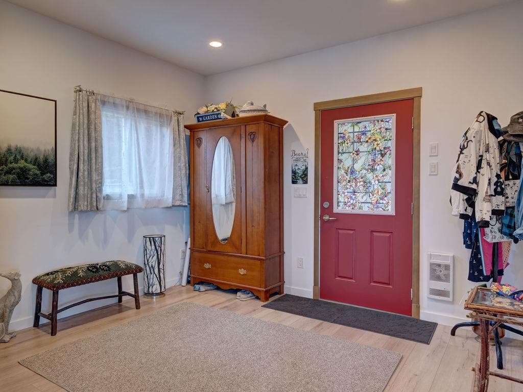 5280 Cecil Hill Road, Madeira Park, V0N 2H1 — photo 3