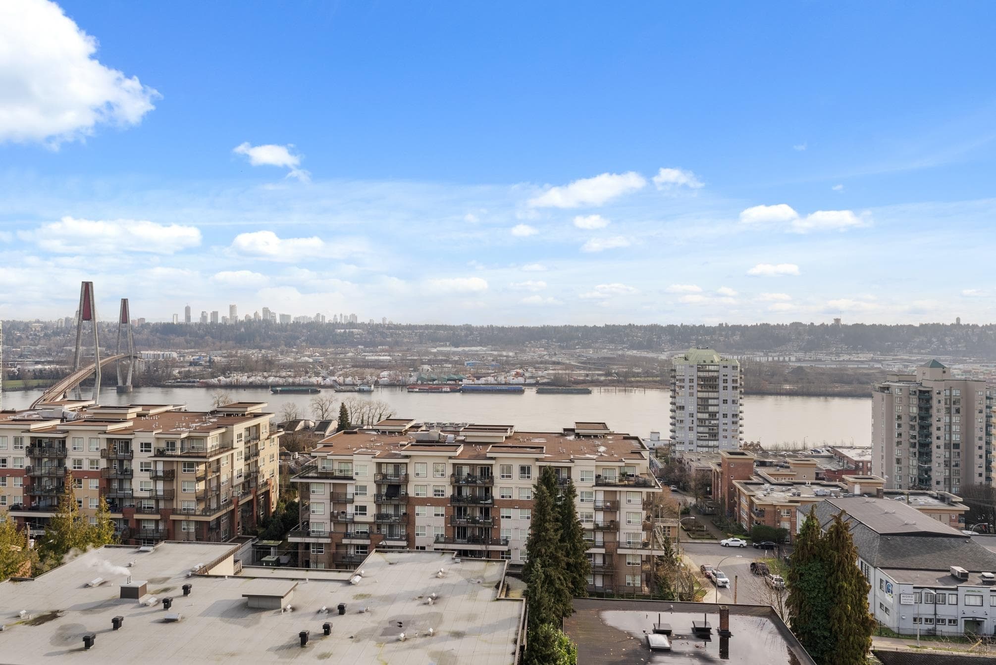 908 - 320 Royal Avenue, New Westminster