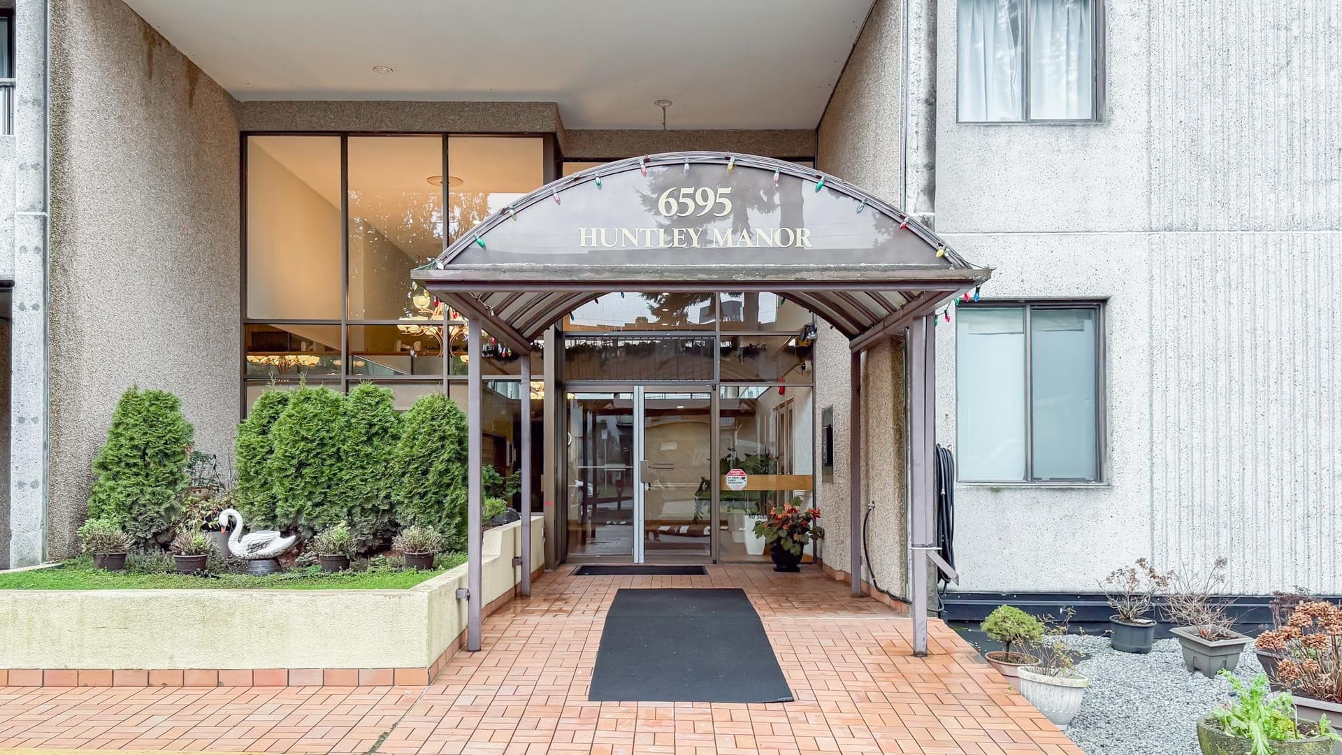 404 - 6595 Willingdon Avenue, Burnaby, V5H 4E5 — photo 2