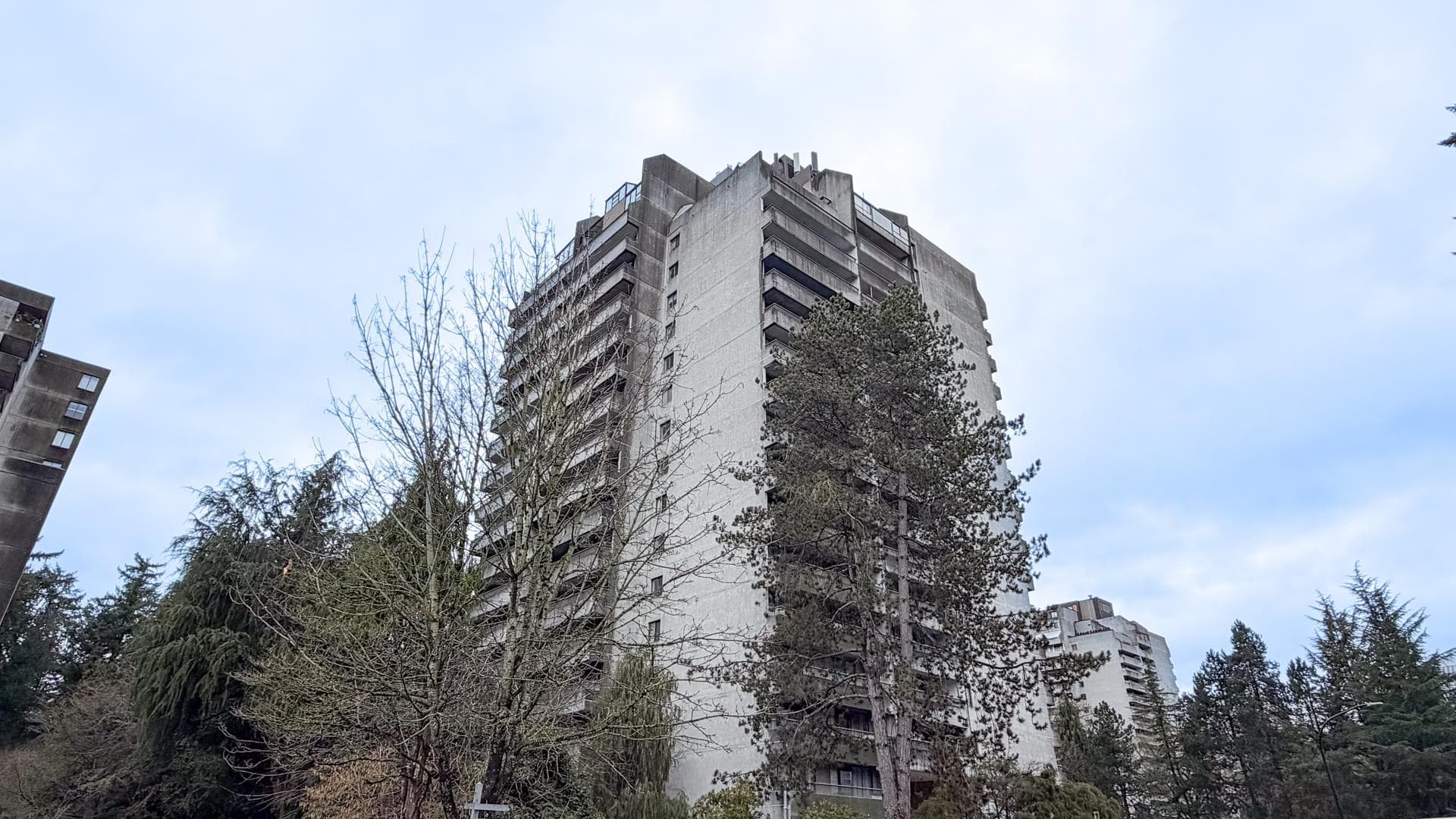 404 - 6595 Willingdon Avenue, Burnaby, V5H 4E5 — photo 1