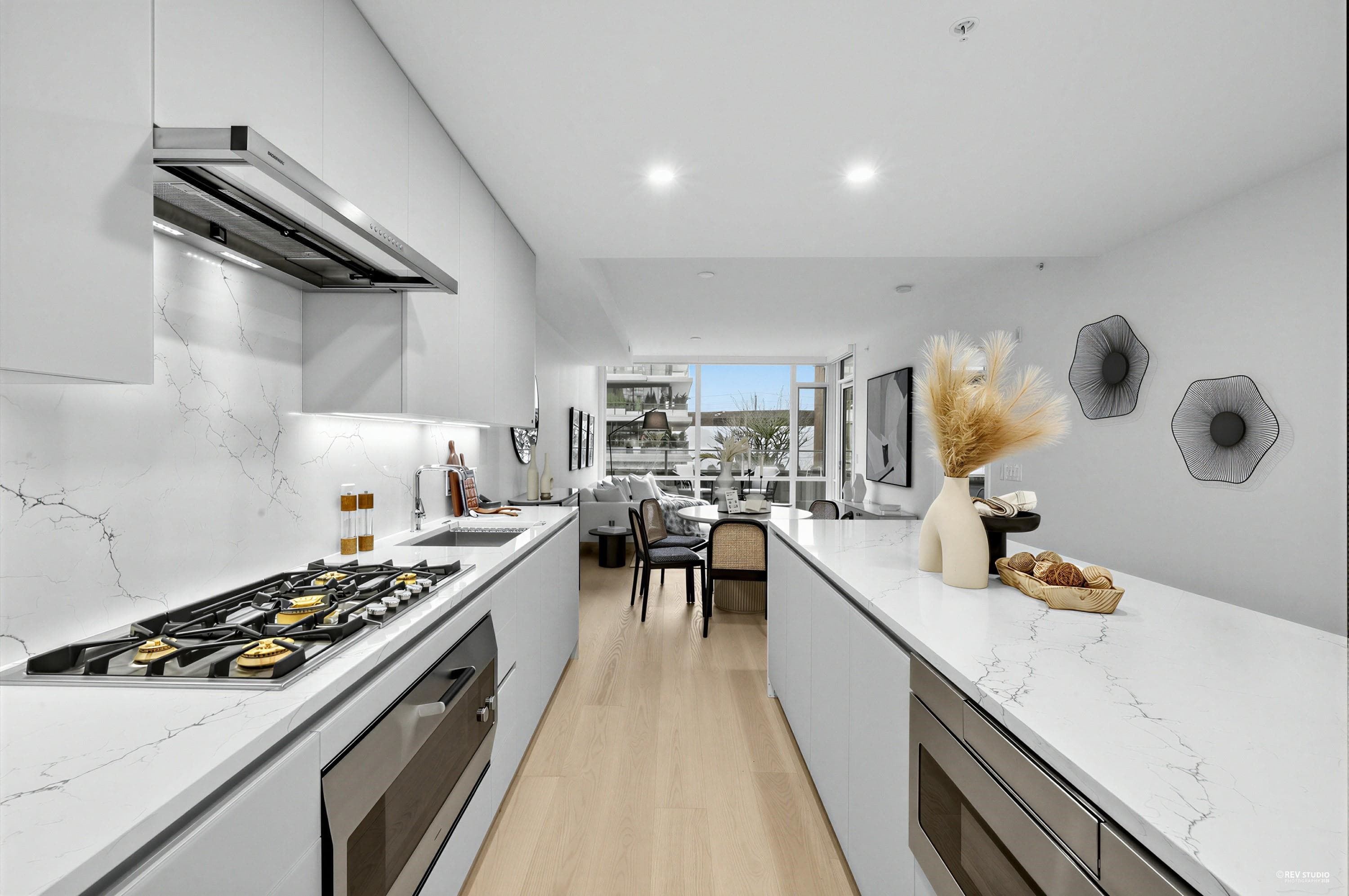 205 - 1331 Marine Drive, West Vancouver, V7T 1B6 — photo 5
