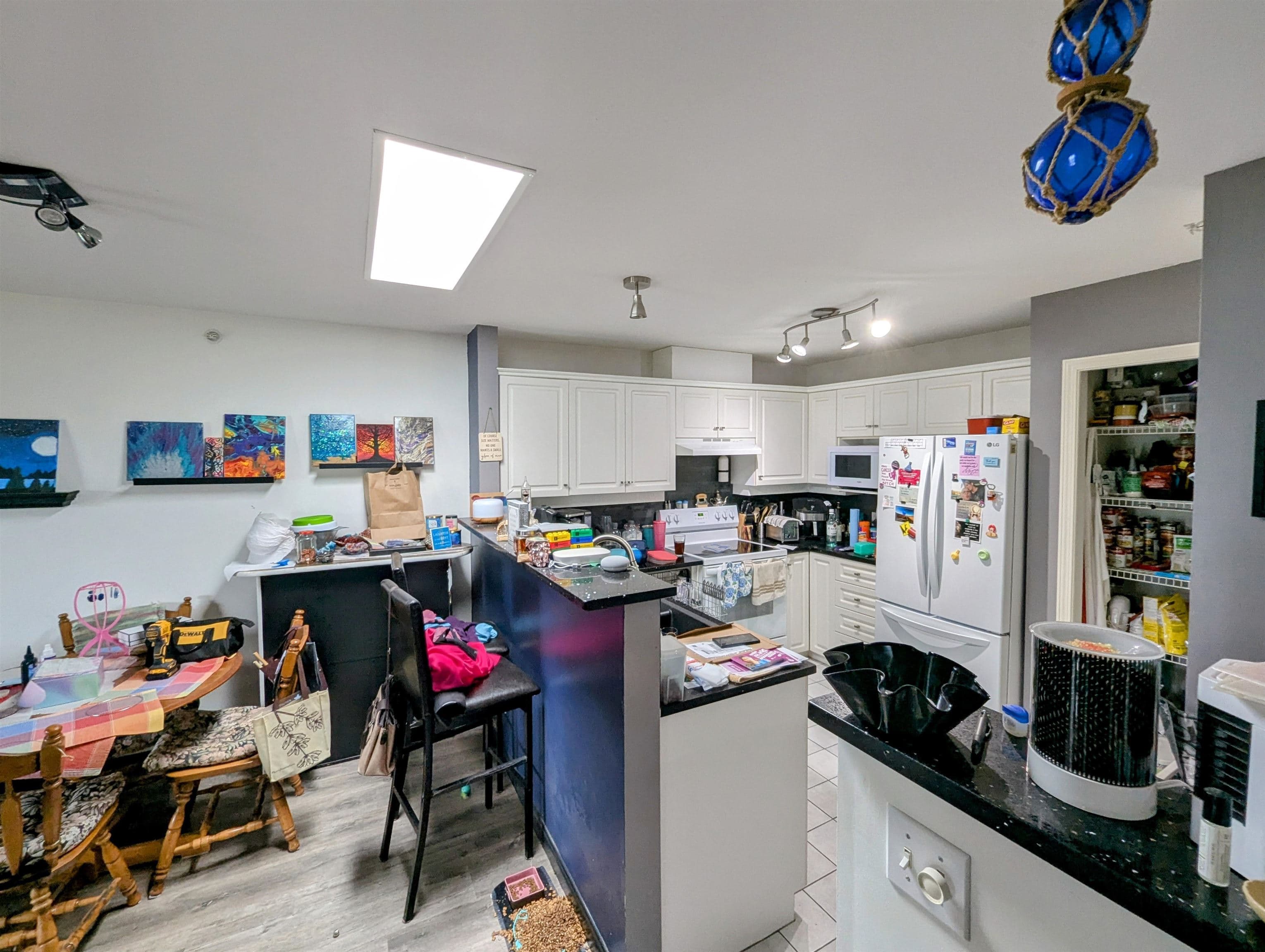 322 - 5780 Trail Avenue, Sechelt, V7Z 0K5 — photo 3