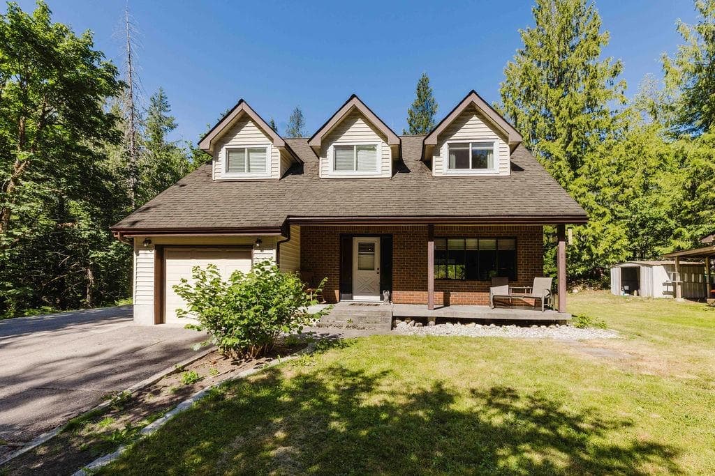 6002 - - 6008 Dubois Road, Madeira Park, V0N 2H1 — photo 2