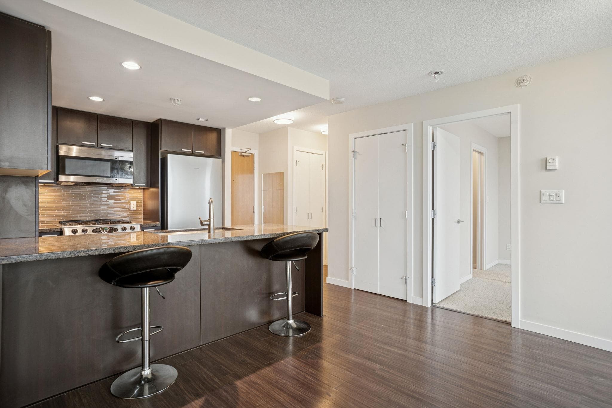 2102 - 2232 Douglas Road, Burnaby, V5C 0G9 — photo 2