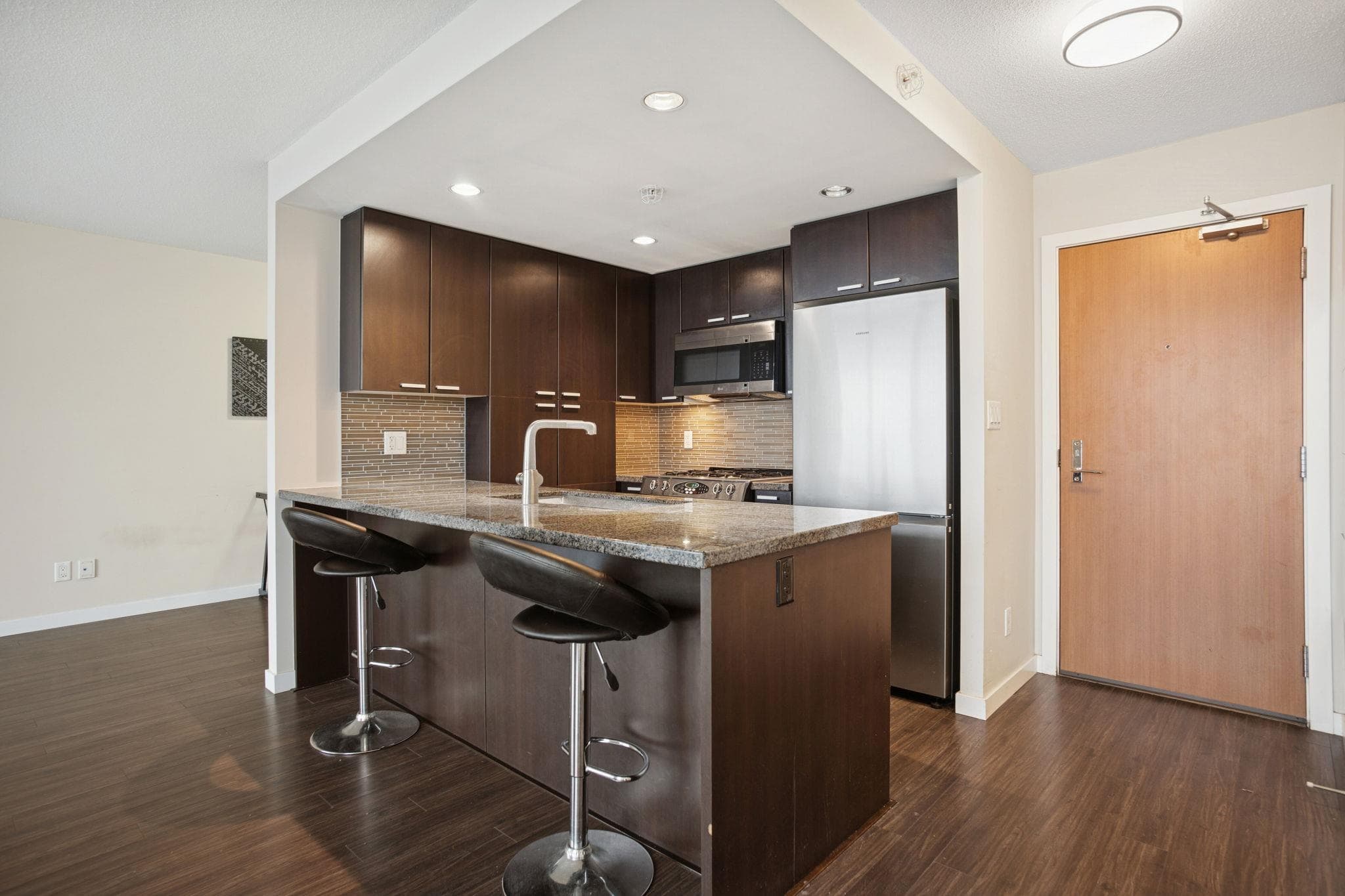 2102 - 2232 Douglas Road, Burnaby, V5C 0G9 — photo 3