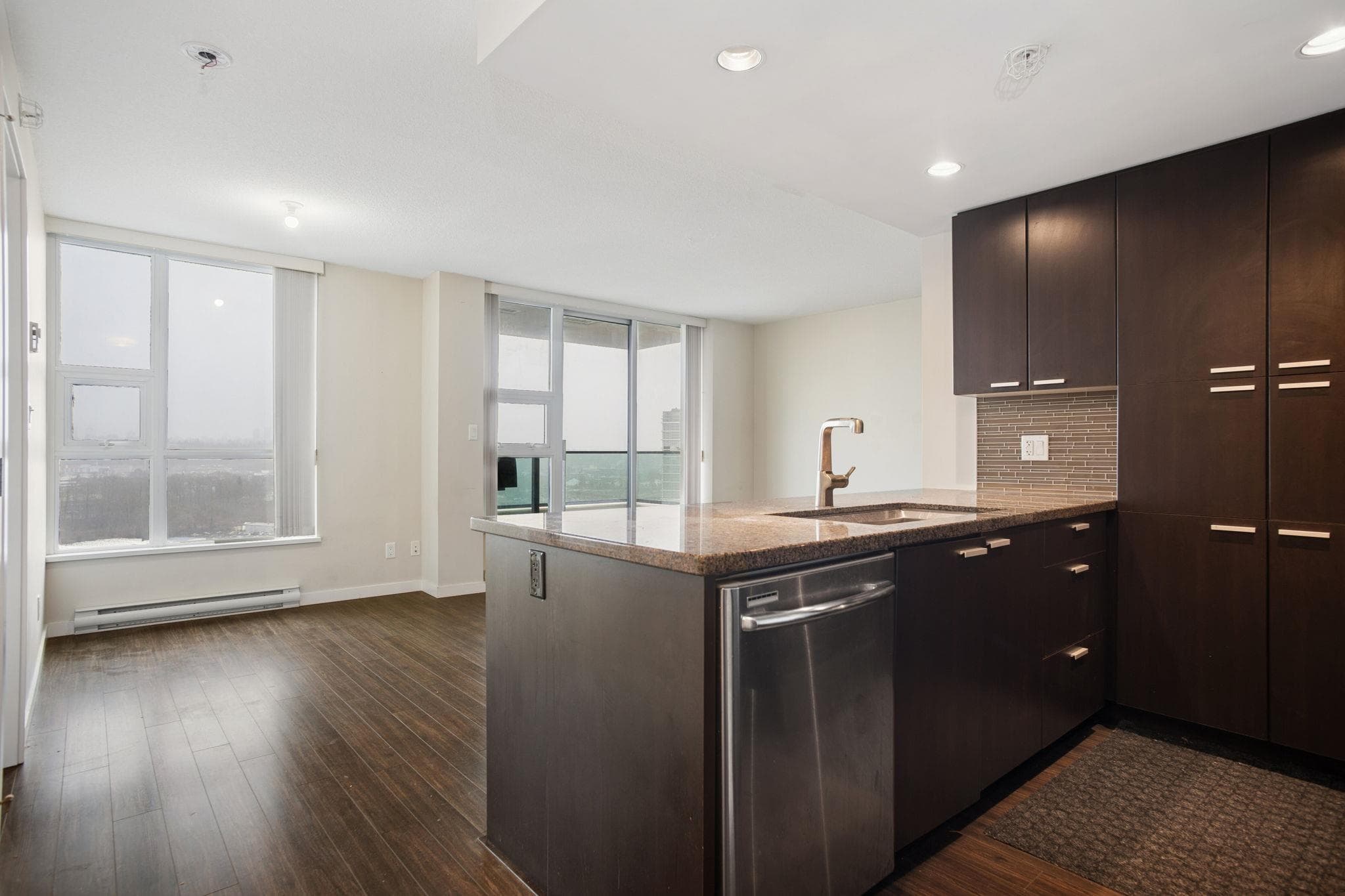 2102 - 2232 Douglas Road, Burnaby, V5C 0G9 — photo 5