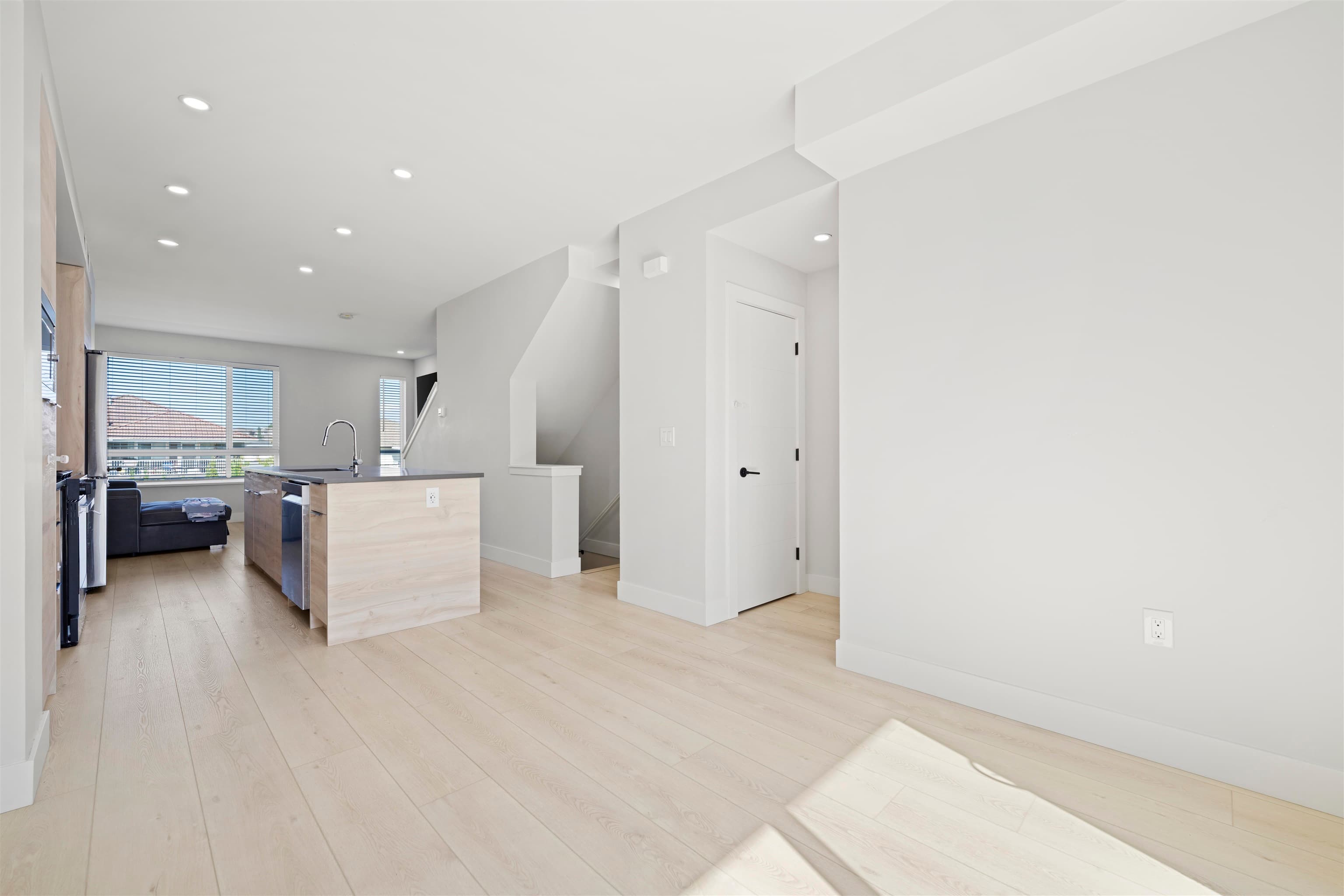 23 - 30530 Cardinal Avenue, Abbotsford, V2T 0L5 — photo 4