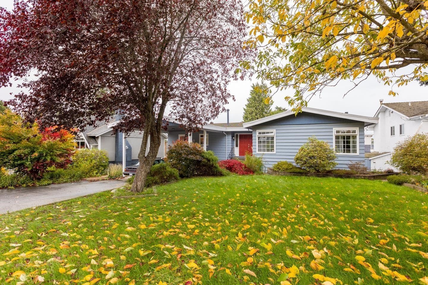 494 Allen Drive, Delta, V4M 3C1 — photo 1