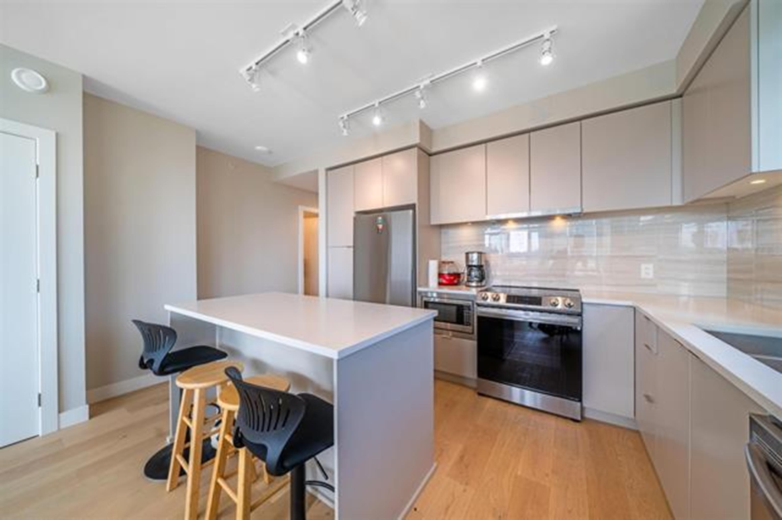 504 - 8761 University Crescent, Burnaby, V5A 4Y8 — photo 4