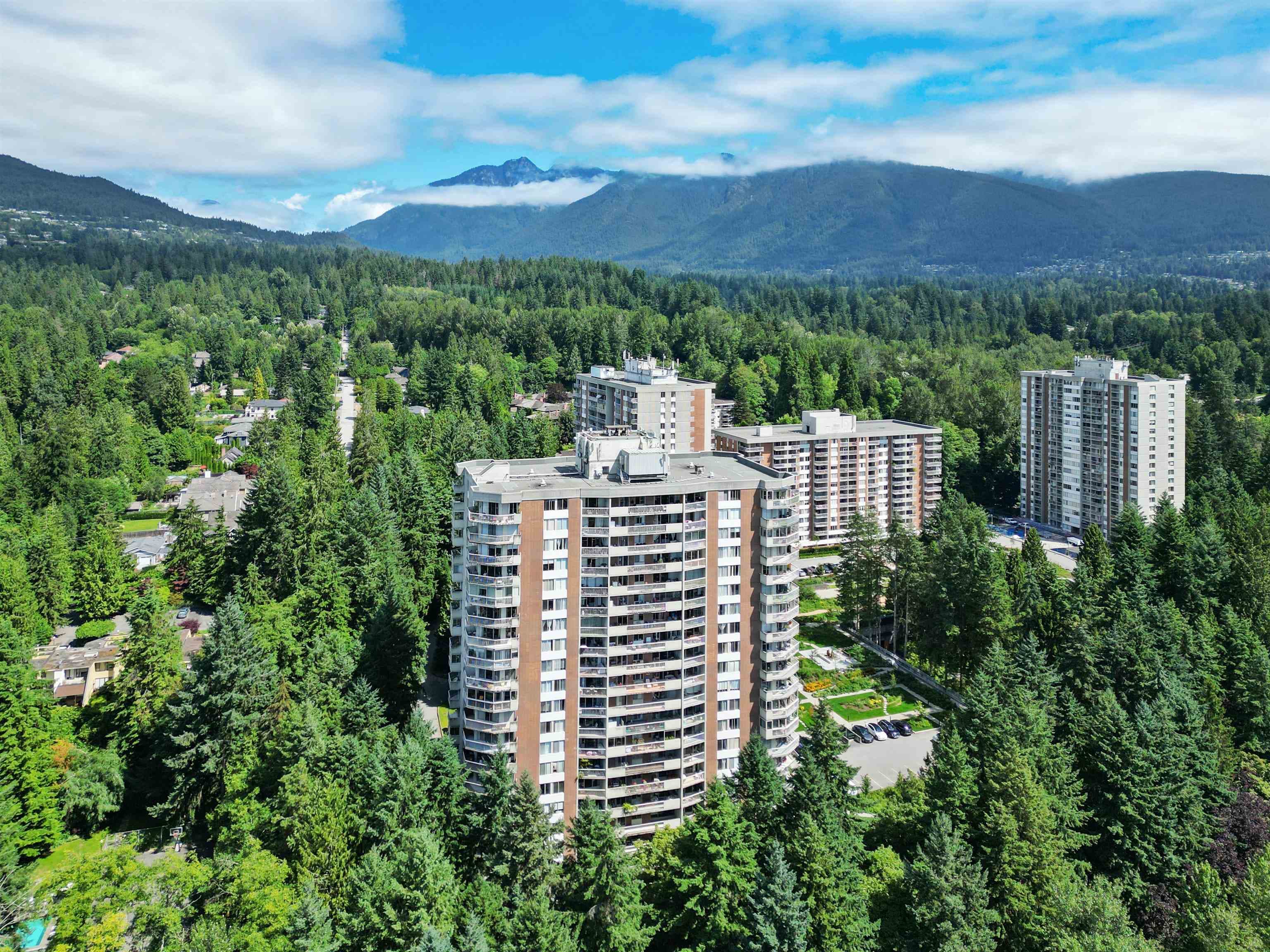 208 - 2024 Fullerton Avenue, North Vancouver