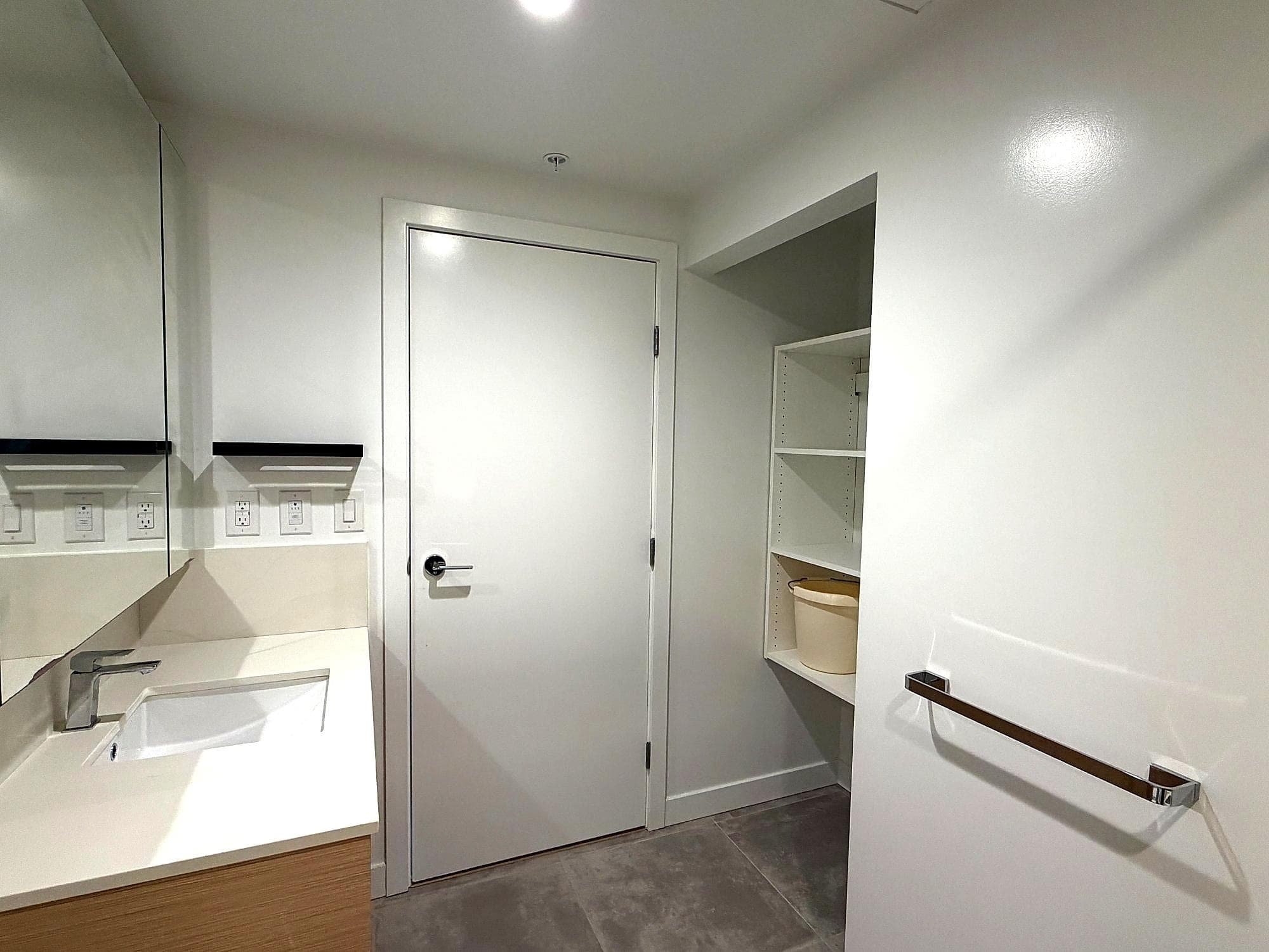 3307 - 13725 George Junction, Surrey, V3T 4Y3 — photo 4