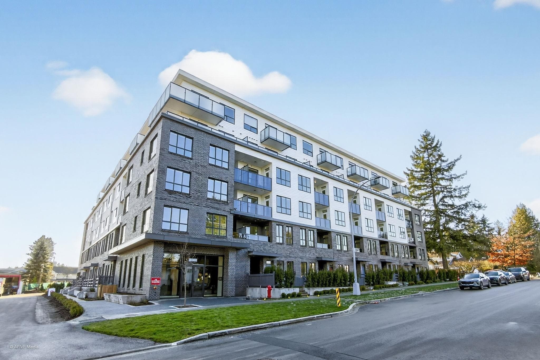 512 - 14778 106 Avenue, Surrey