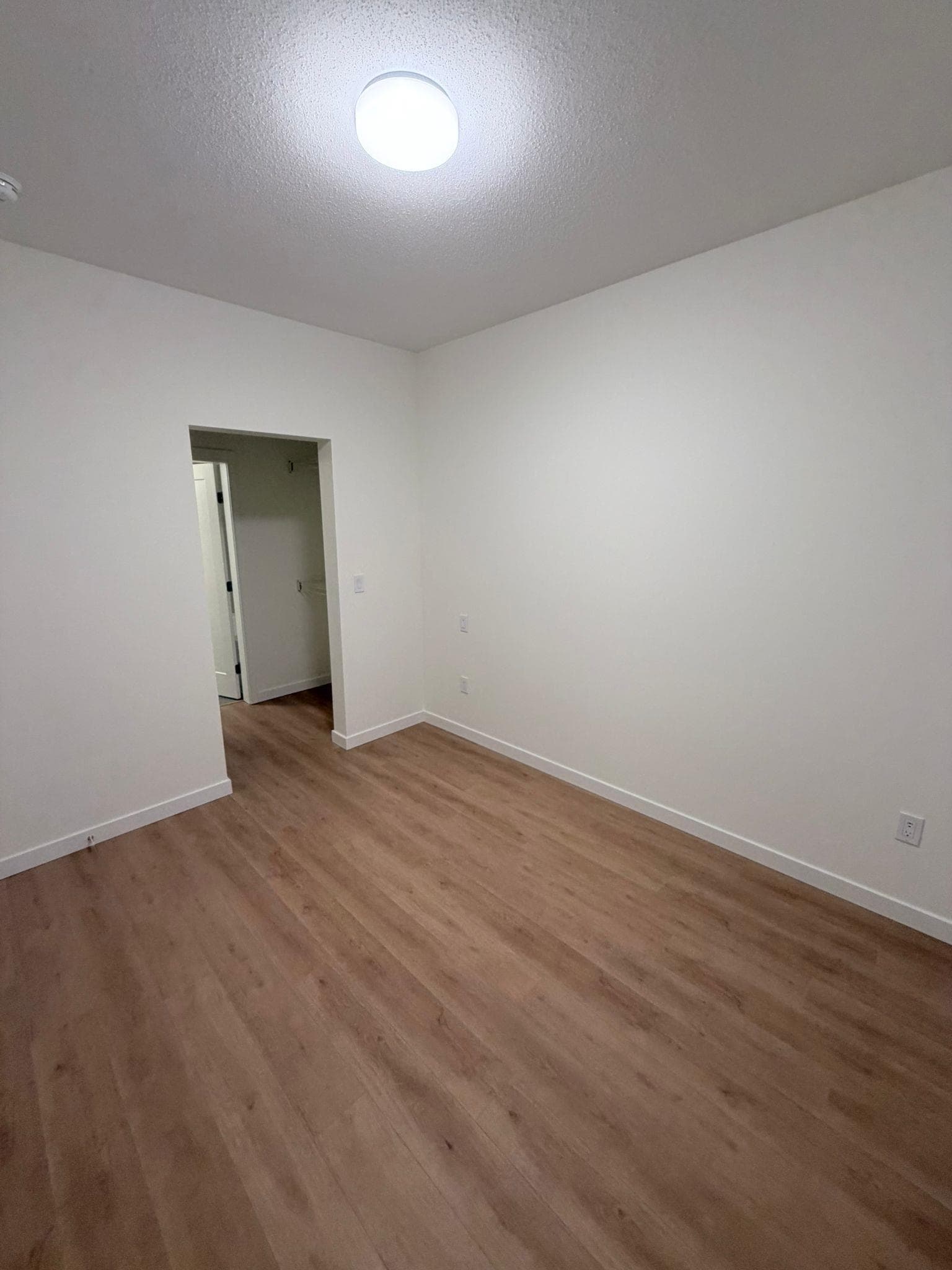 512 - 14778 106 Avenue, Surrey, V3R 5Y1 — photo 5