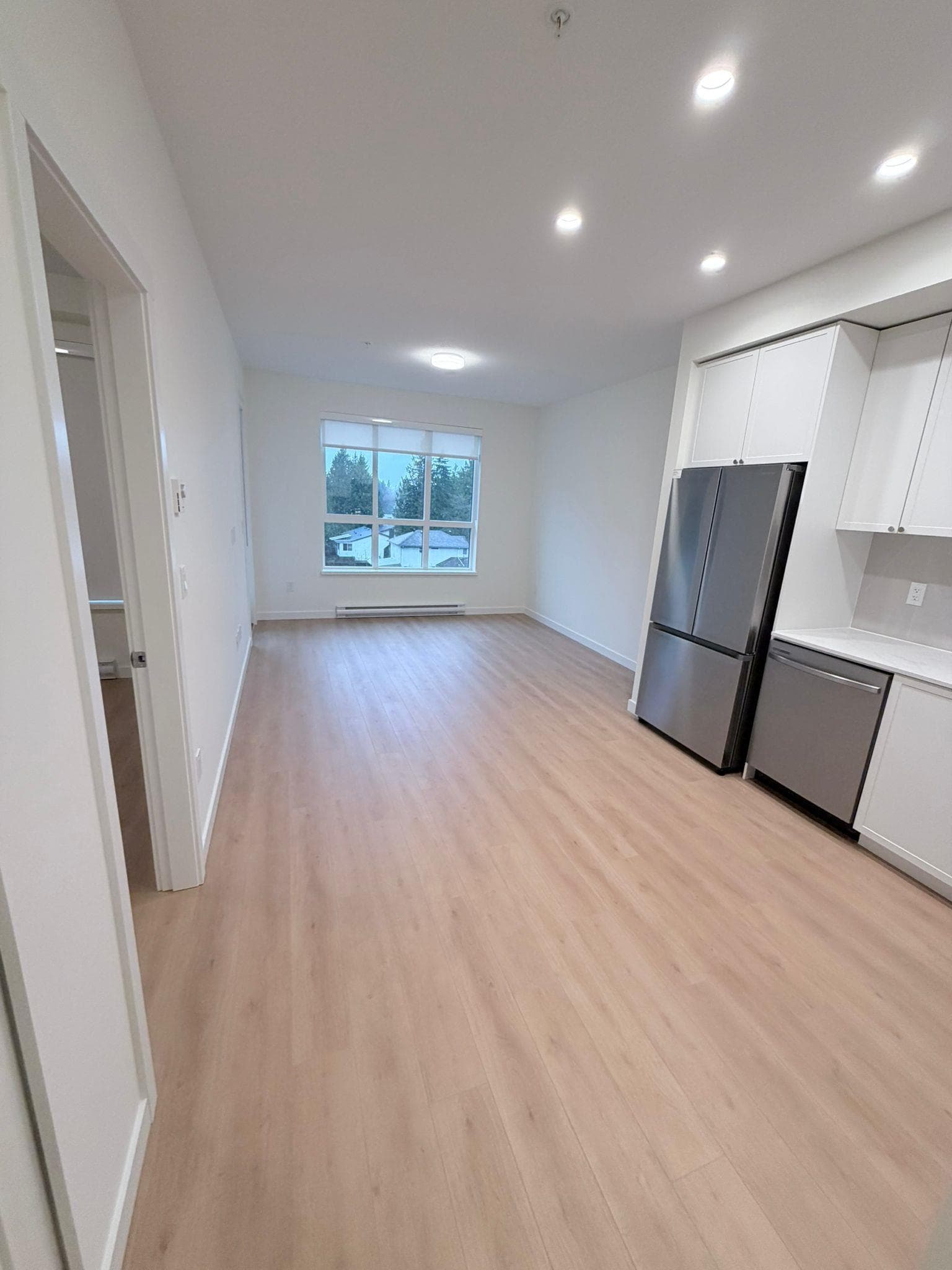 512 - 14778 106 Avenue, Surrey, V3R 5Y1 — photo 4