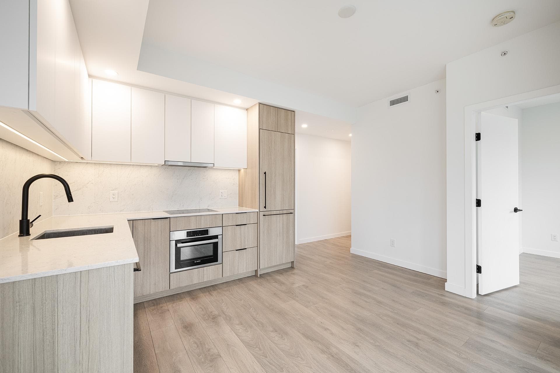 202 - 13685 102 Avenue, Surrey